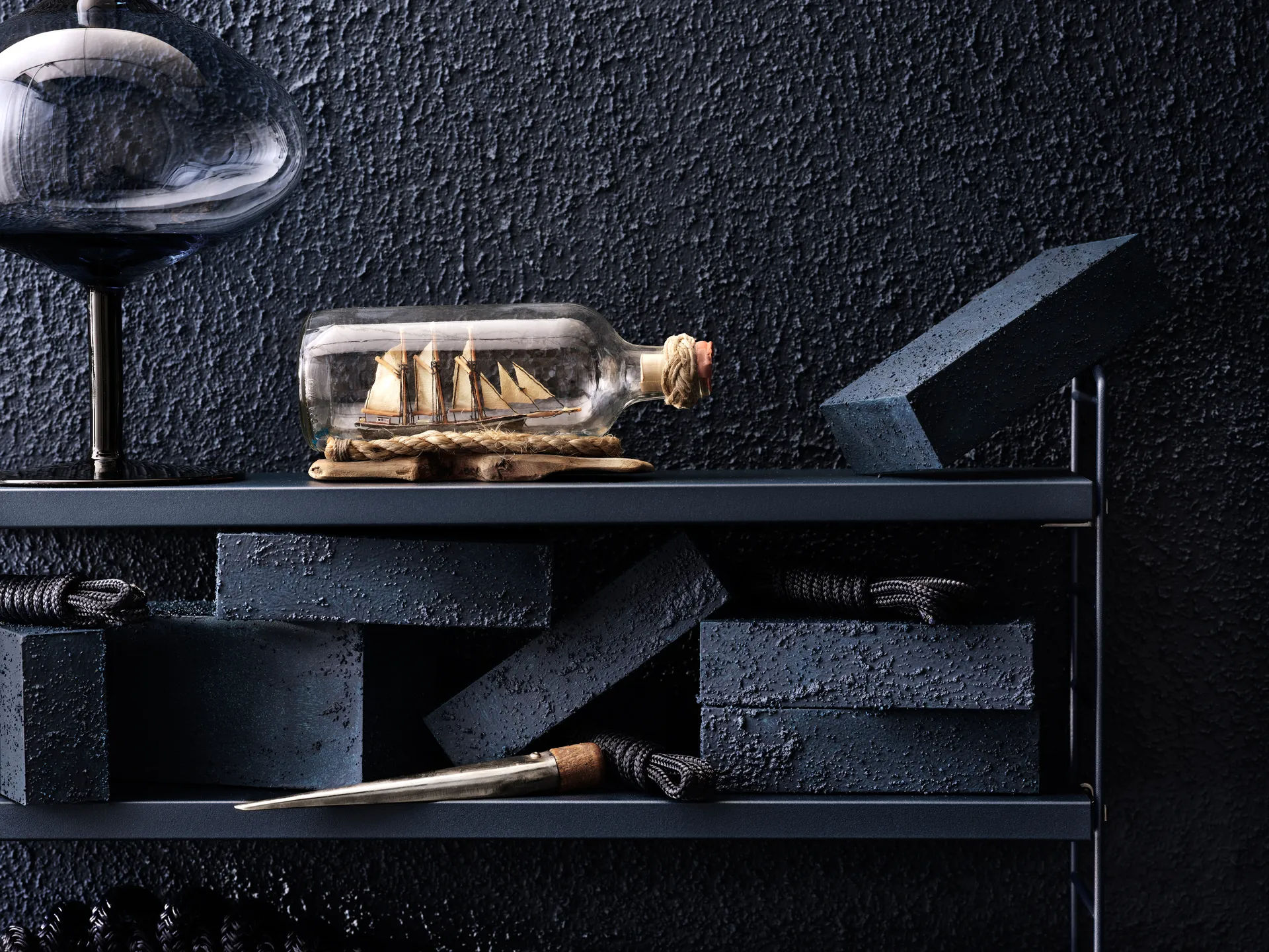 String Pocket hylla, Nybroblå String