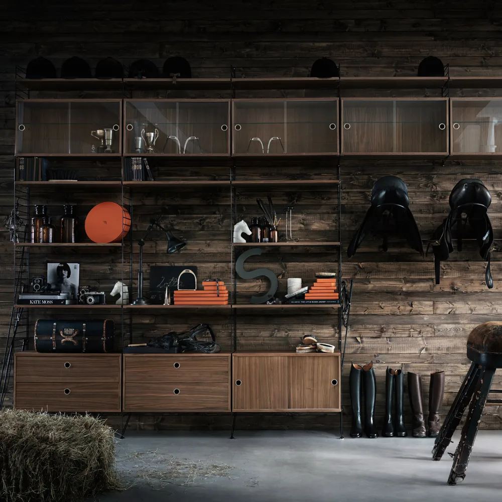 String vitrinskåp 78 cm, valnöt String