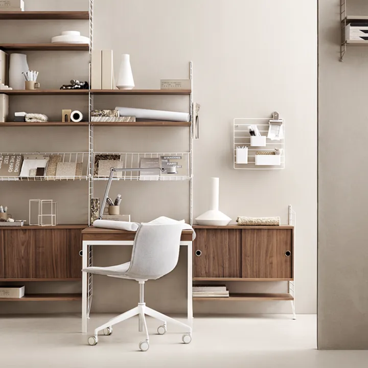 Köp Stringhylla golvgavel från String | Svenssons.se