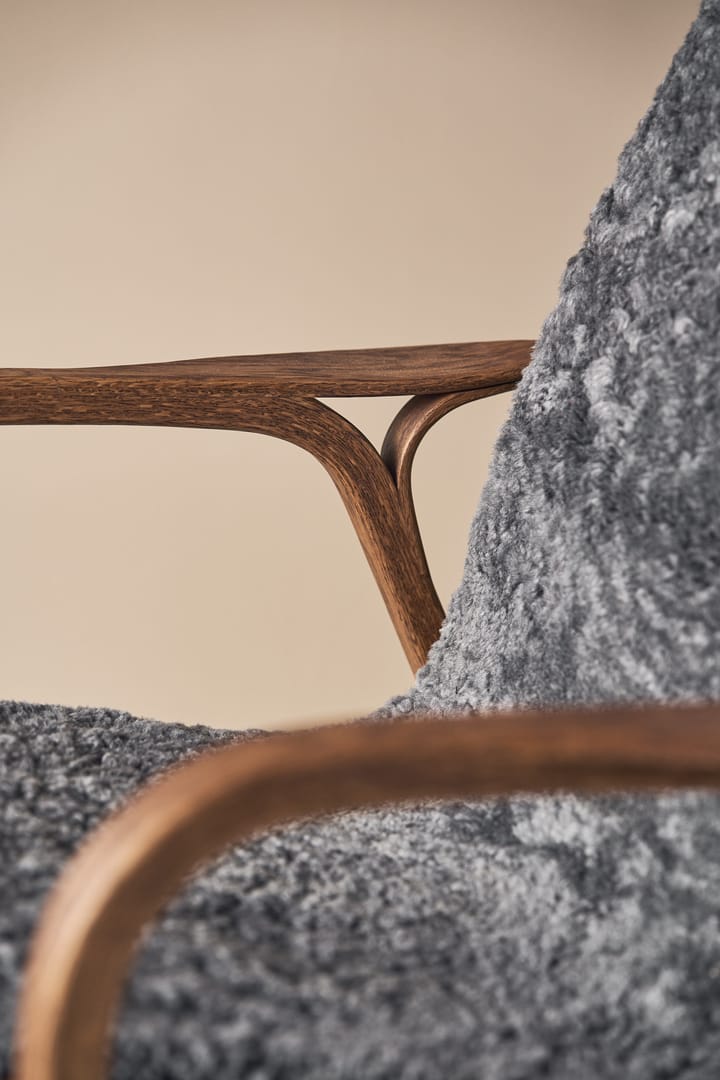 Laminett fåtölj ek/fårskinn Special Edition, Rubio Monocoat Chocolate-Charcoal Swedese