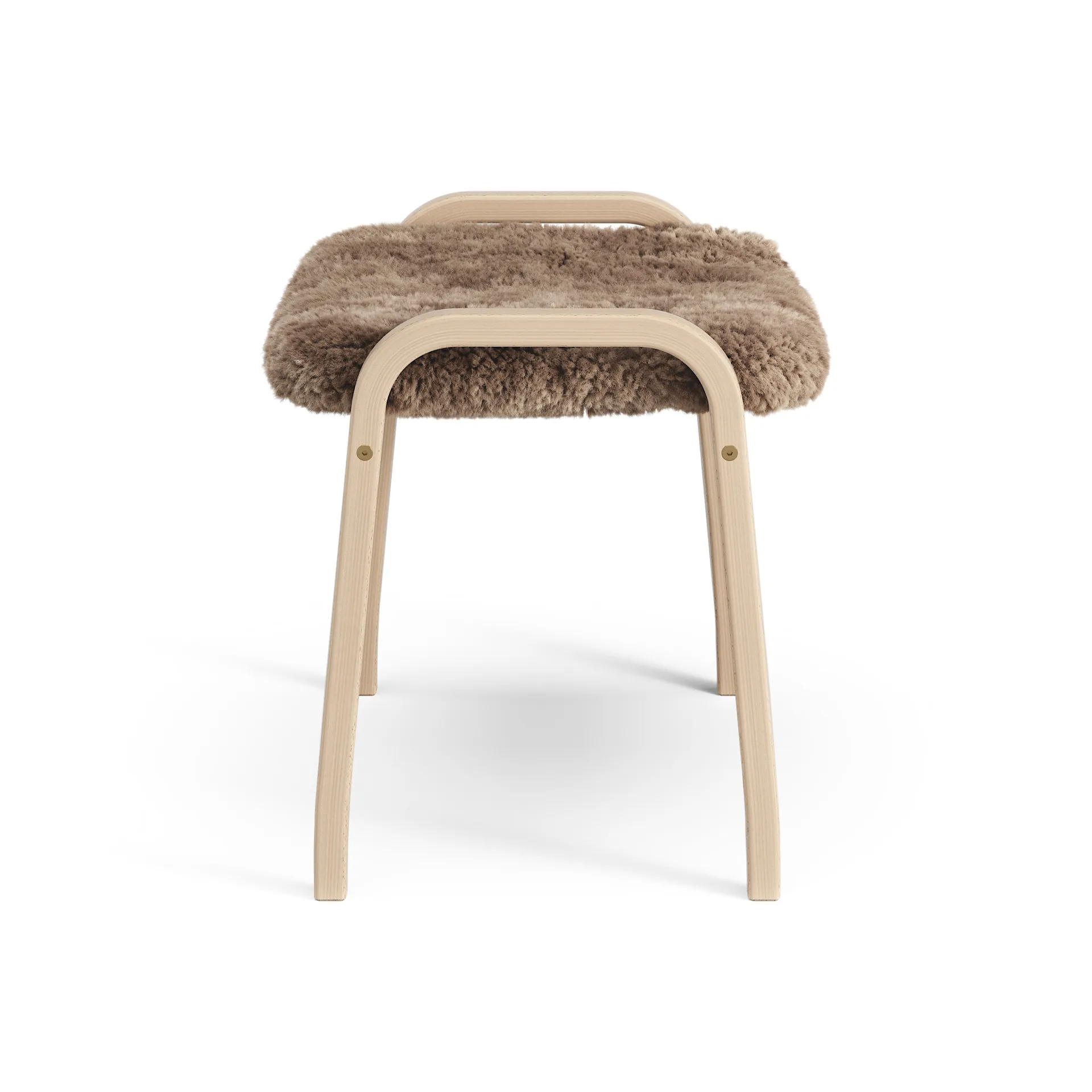 Lamini fotpall till barn lackad bok/fårskinn, Sahara (nougatbrun) Swedese