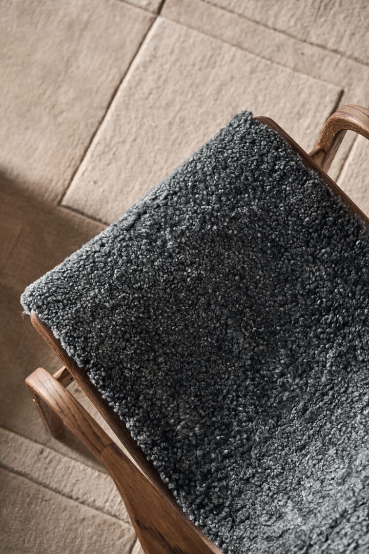 Lamino fåtölj ek/fårskinn Special Edition, Rubio Monocoat Chocolate-Charcoal Swedese