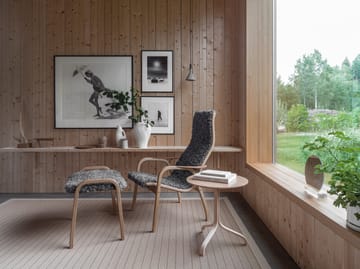 Lamino fåtölj lackad bok/fårskinn - Moonlight (beige) - Swedese