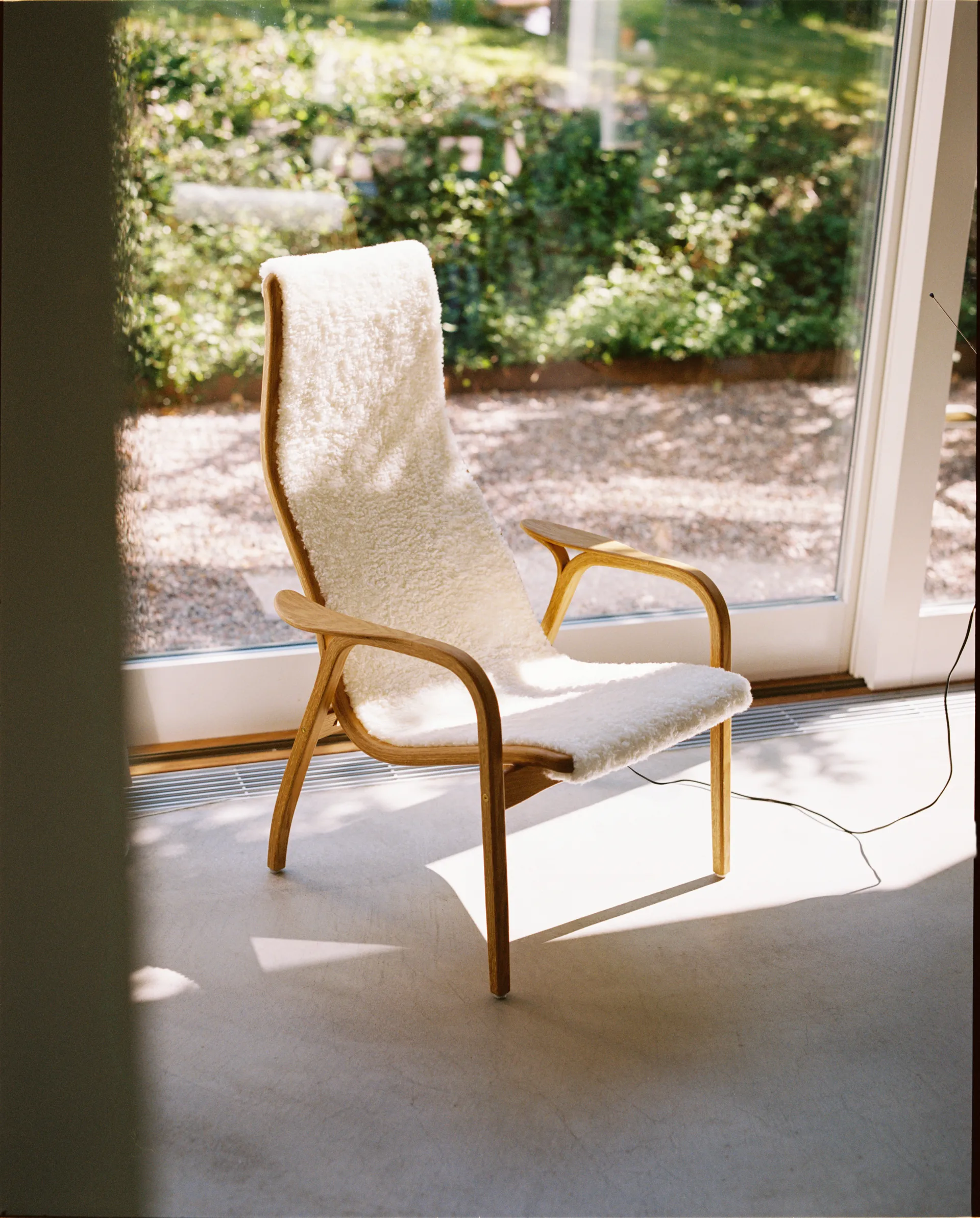 Lamino fåtölj oljad ek/fårskinn, Offwhite (vit) Swedese