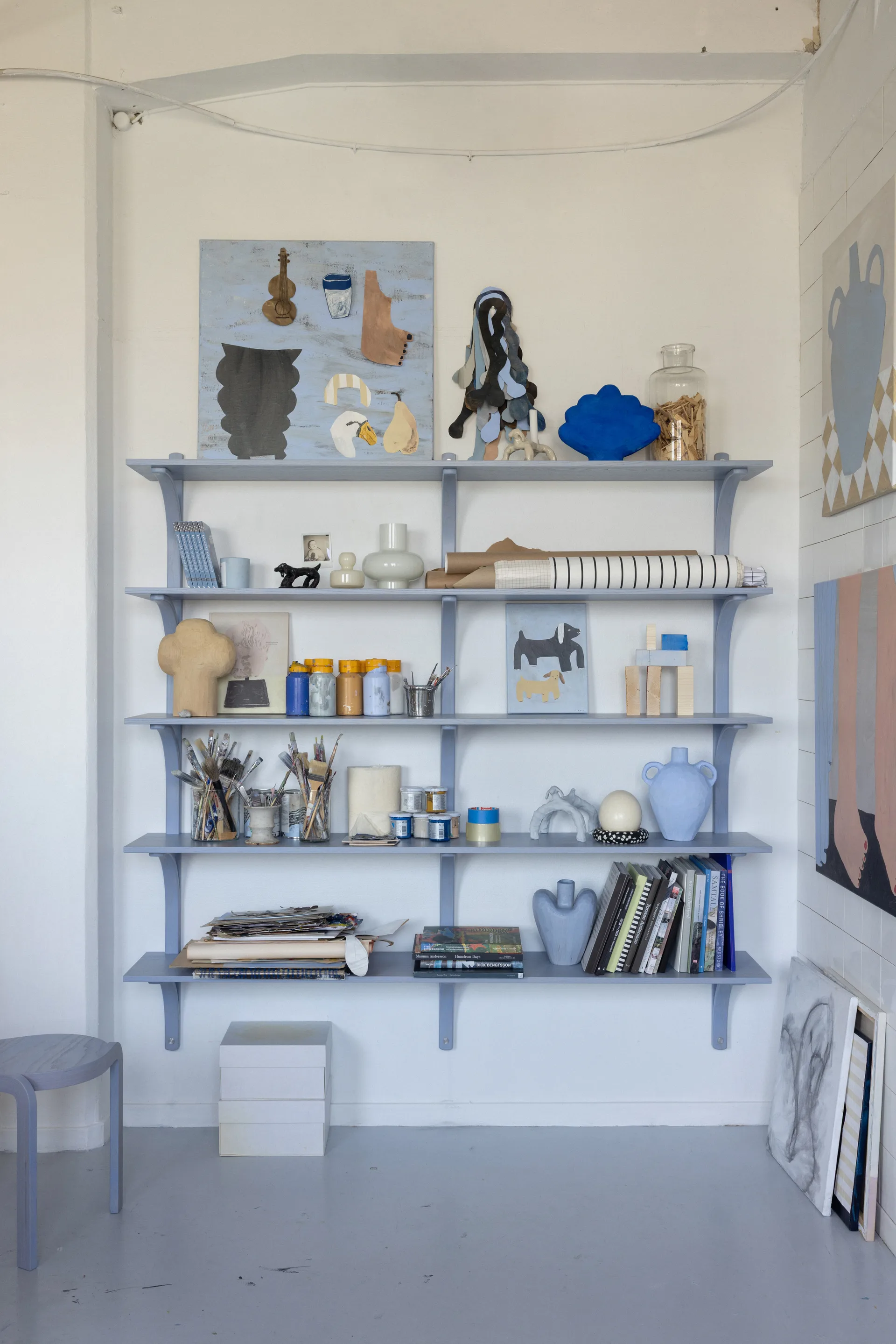 Levi hylla, Svart ask-mässing, 2 hyllplan, 90 cm Swedese