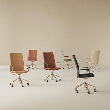 Stella hög kontorsstol höj/sänkbar utan svikt - Tyg camira main line flax 15 brun-krom - Swedese