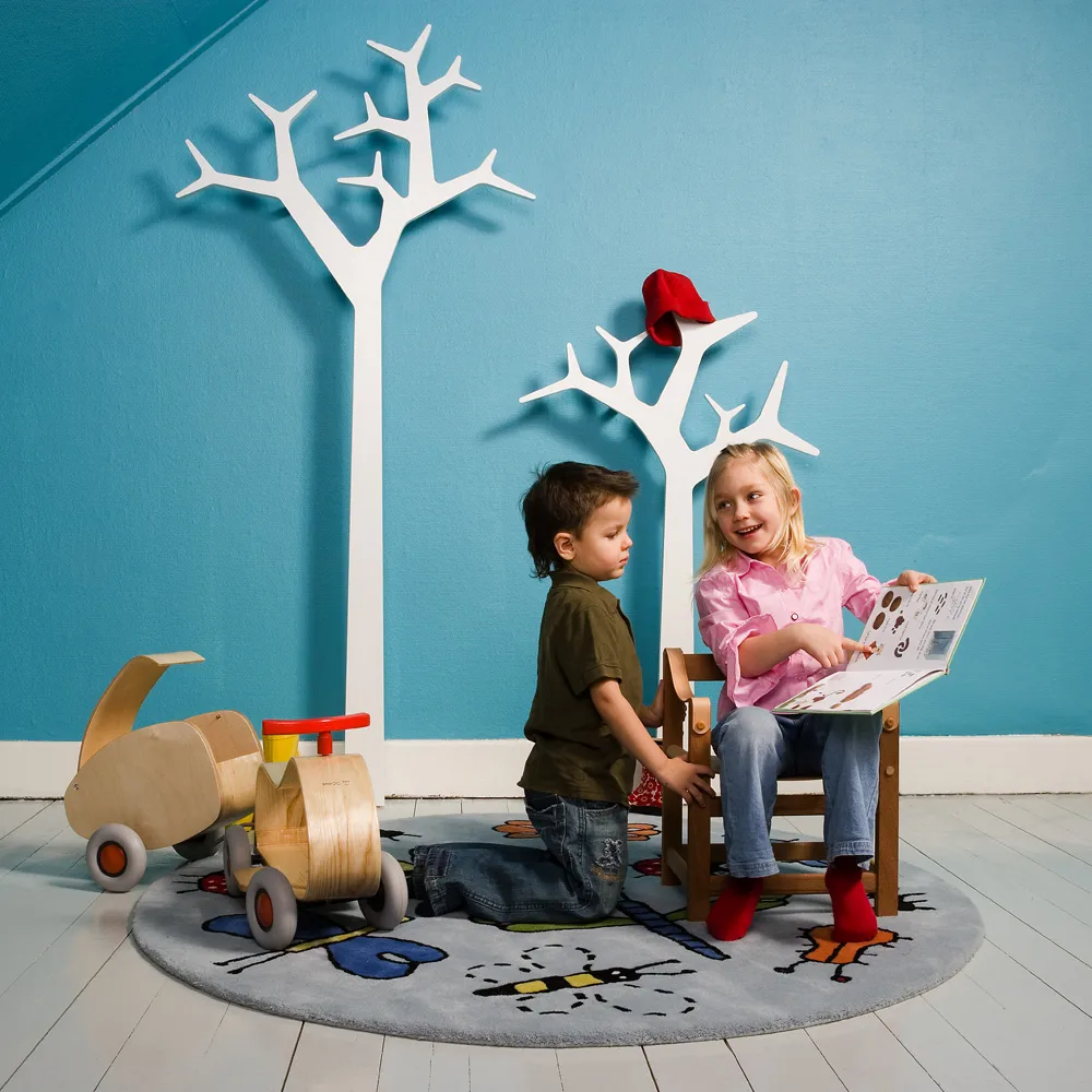 Tree rockhängare vägg, Ek klarlack Swedese