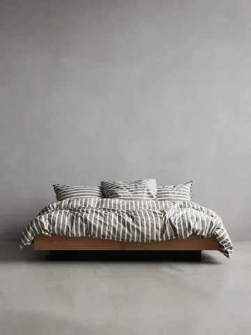 Tell Me More randigt påslakan bomull - Olive, 240x220 cm - Tell Me More