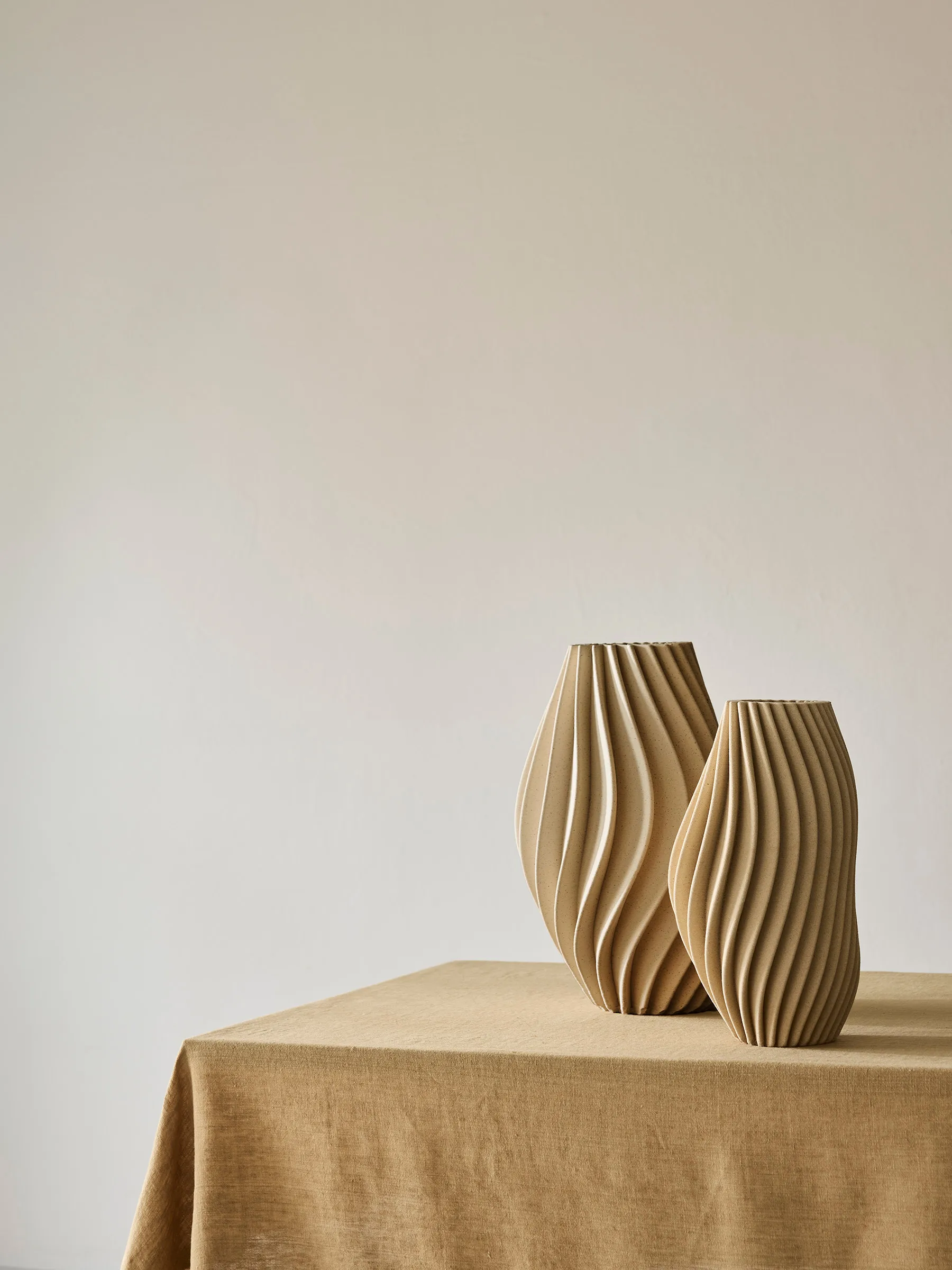 Vento vas, Sand, large 41 cm Tell Me More