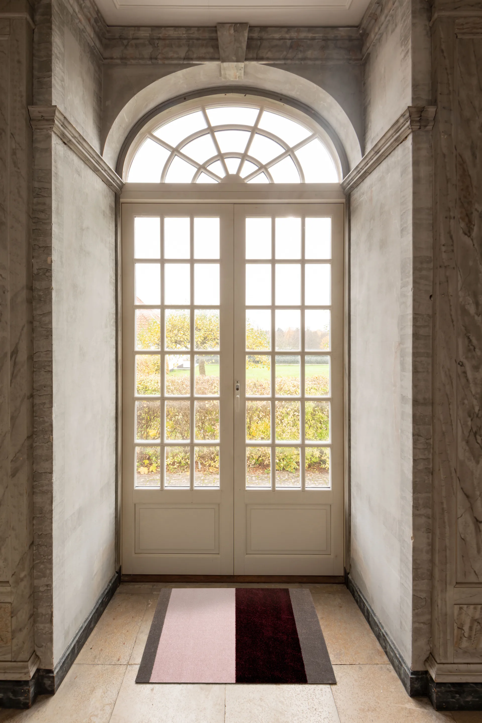 Stripes dörrmatta horisontell, Bordeaux-rose-sand, 60x90 cm tica copenhagen