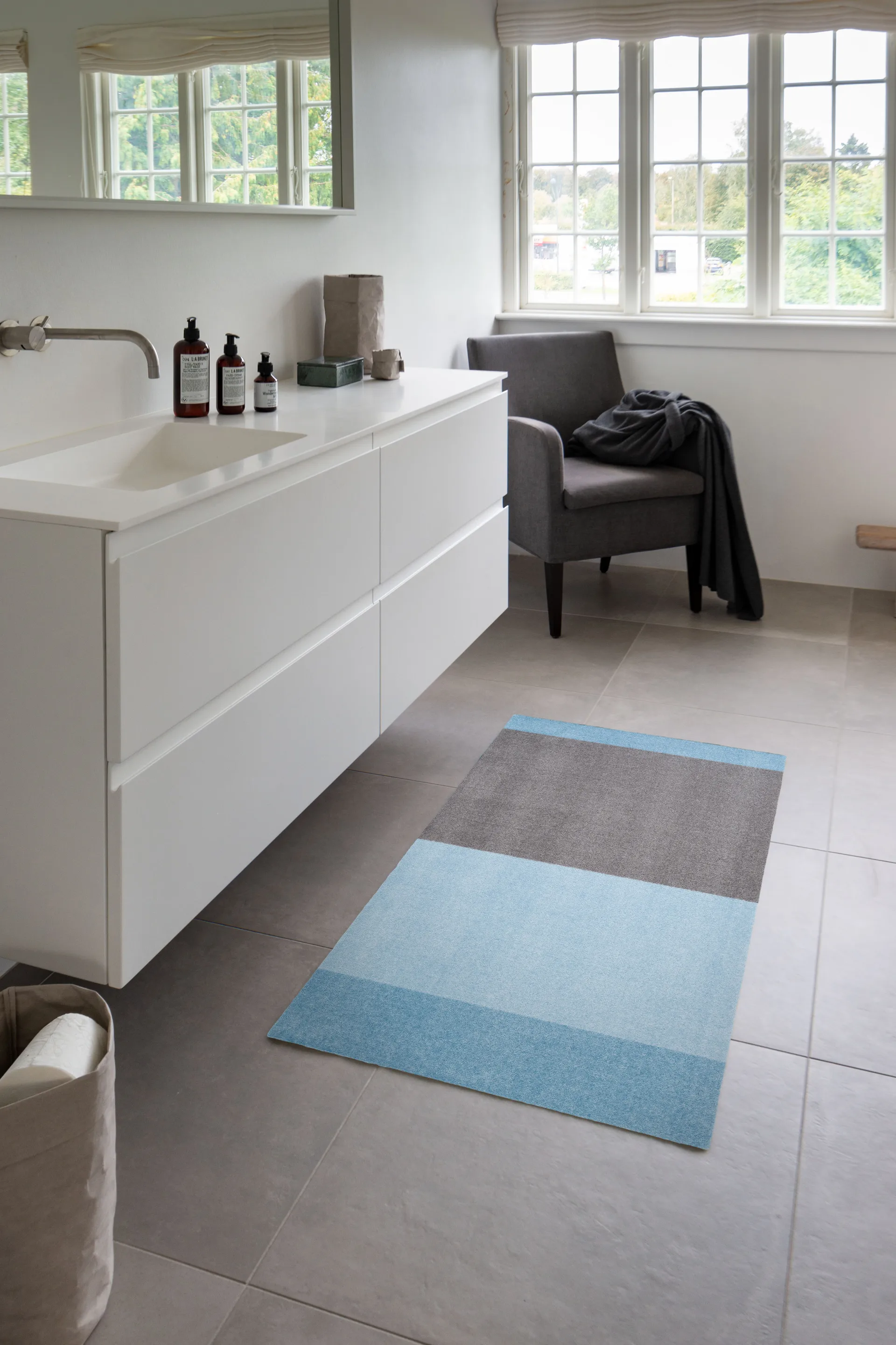 Stripes gångmatta horisontell, Blue-steel grey, 67x120 cm tica copenhagen