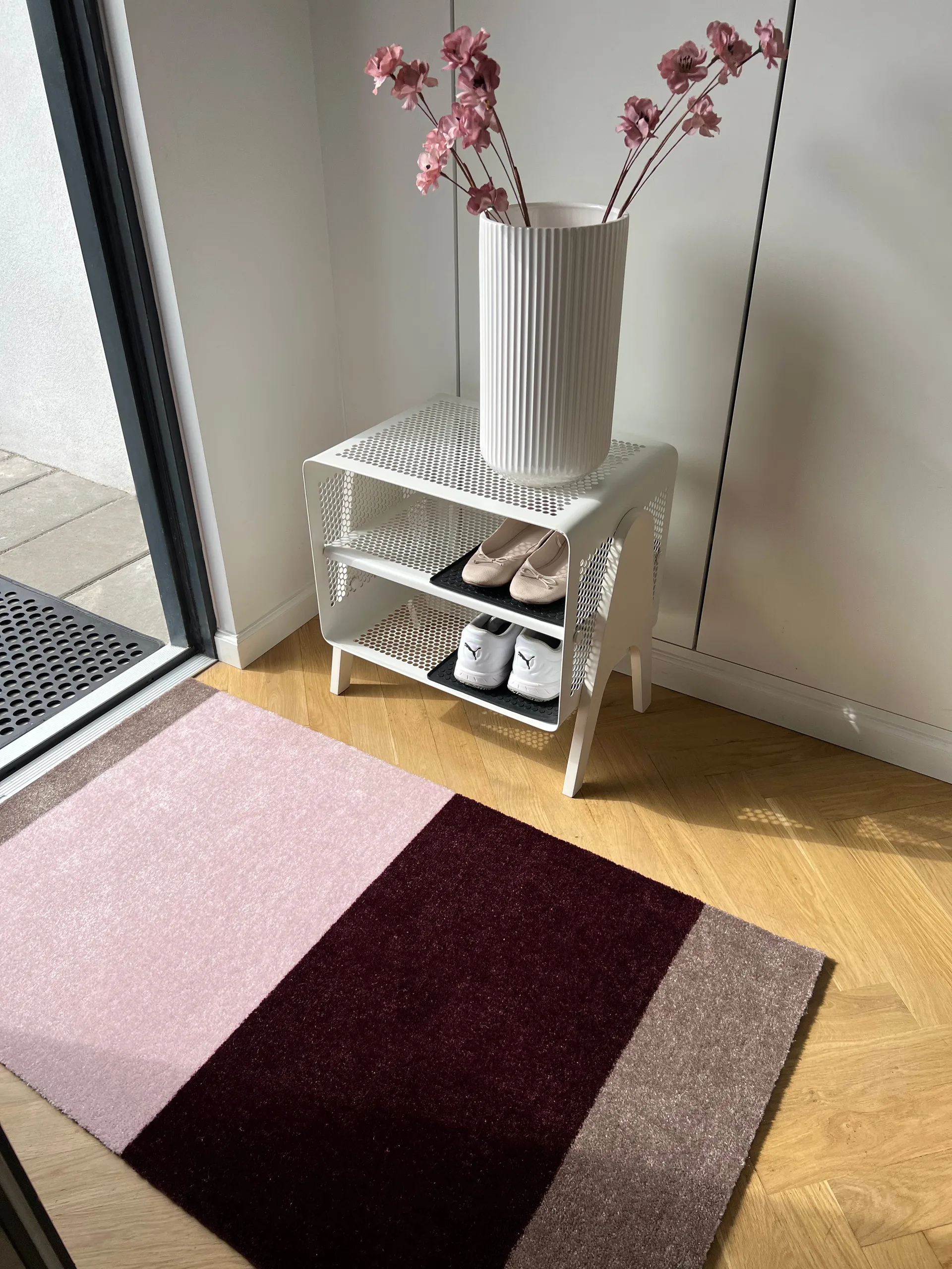 Stripes gångmatta horisontell, Bordeaux-rose-sand, 67x120 cm tica copenhagen