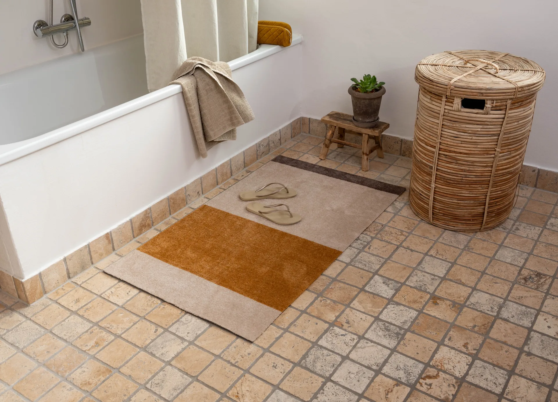 Stripes gångmatta horisontell, Ivory-dijon-brown, 67x120 cm tica copenhagen