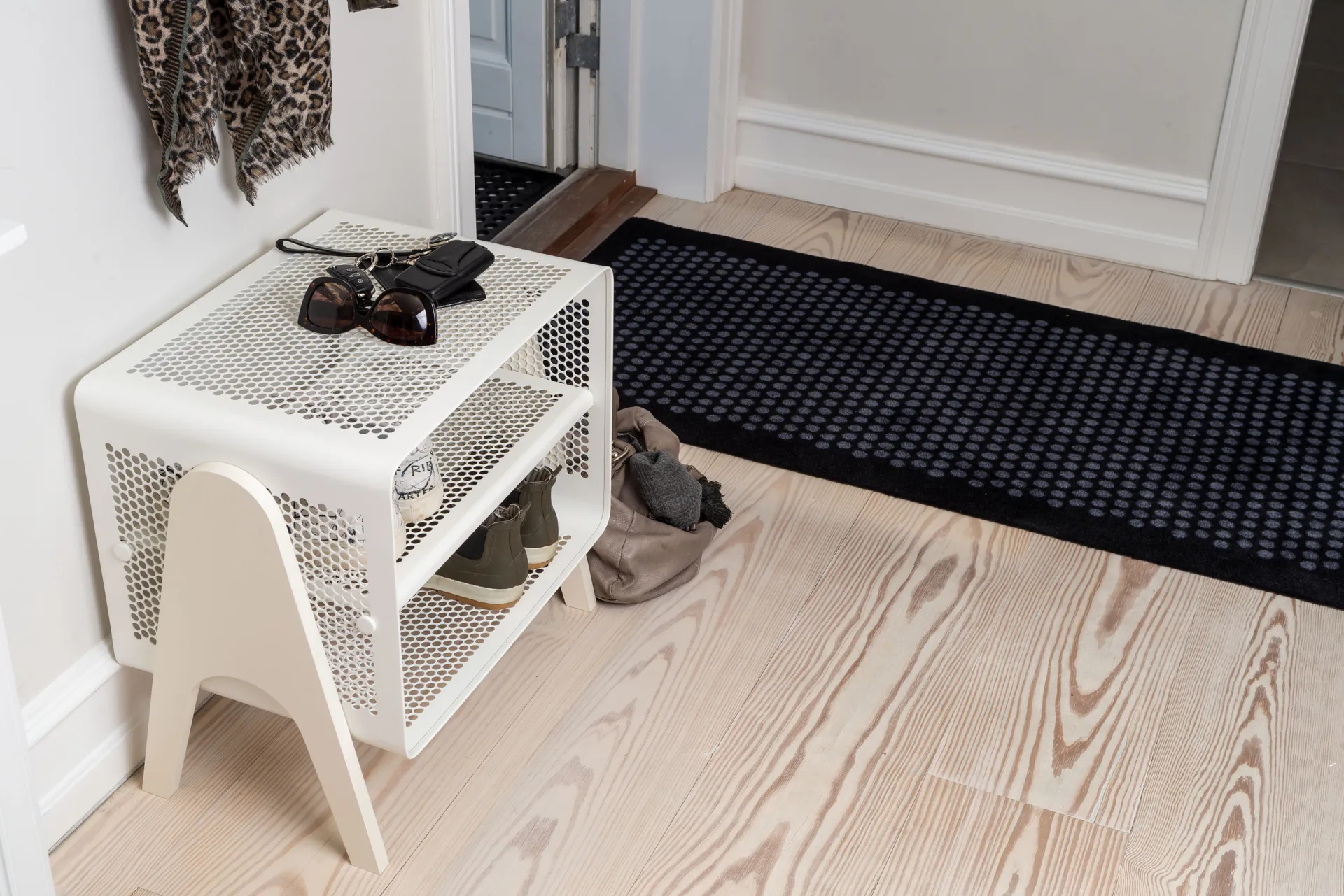 Tica hylla small, Mat white tica copenhagen