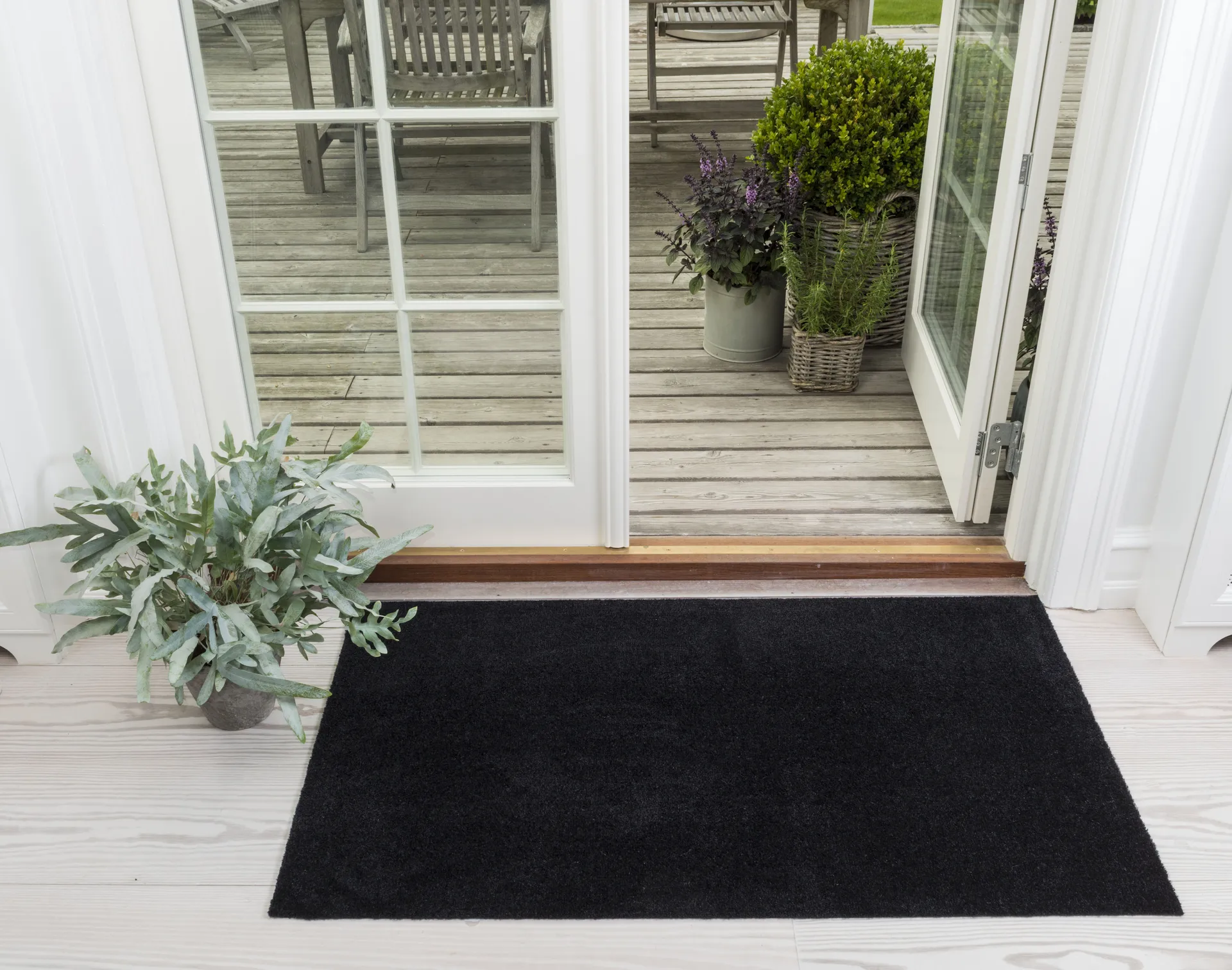 Unicolor gångmatta, Black, 67x120 cm tica copenhagen