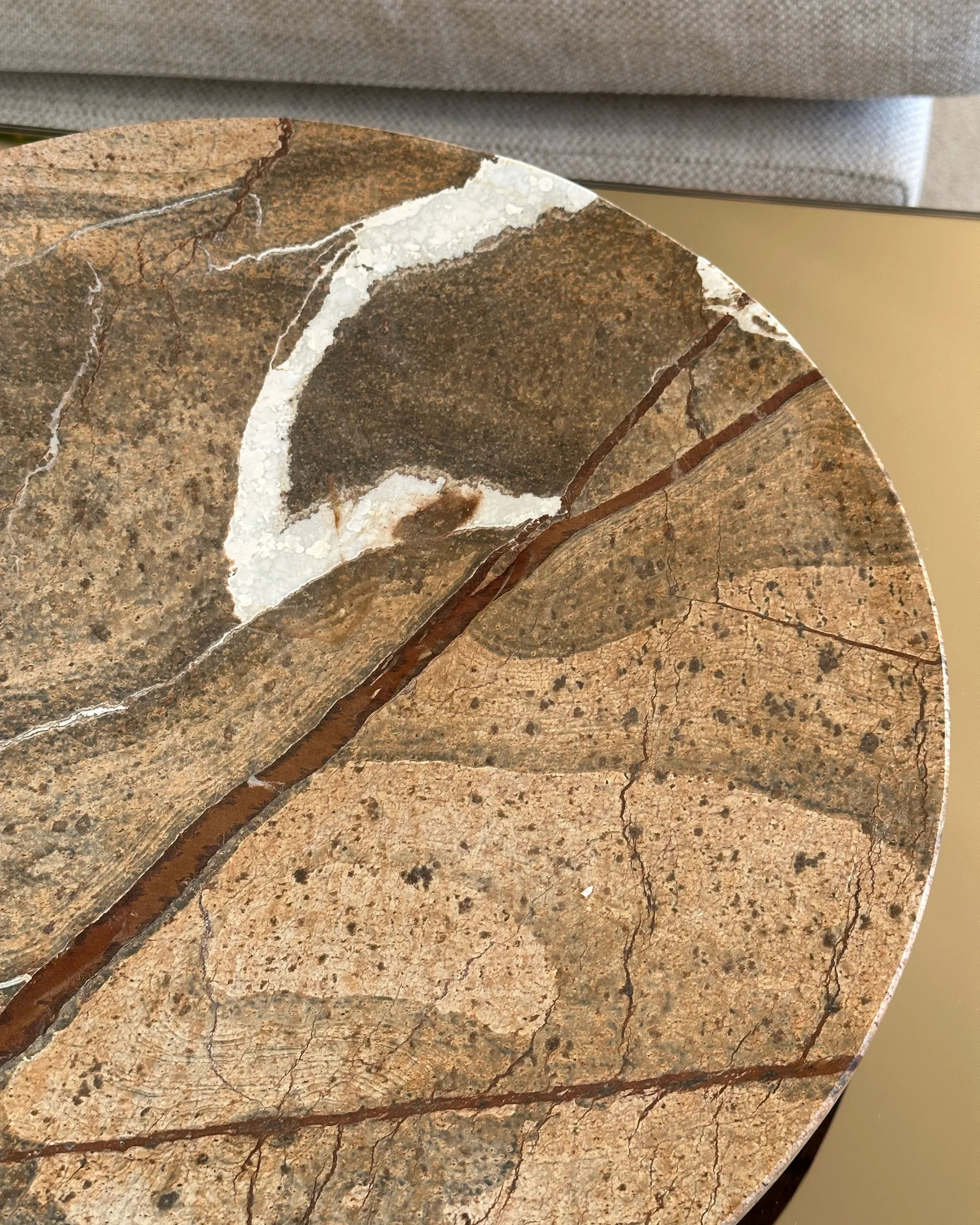 Falker fat, Red stone Tinted