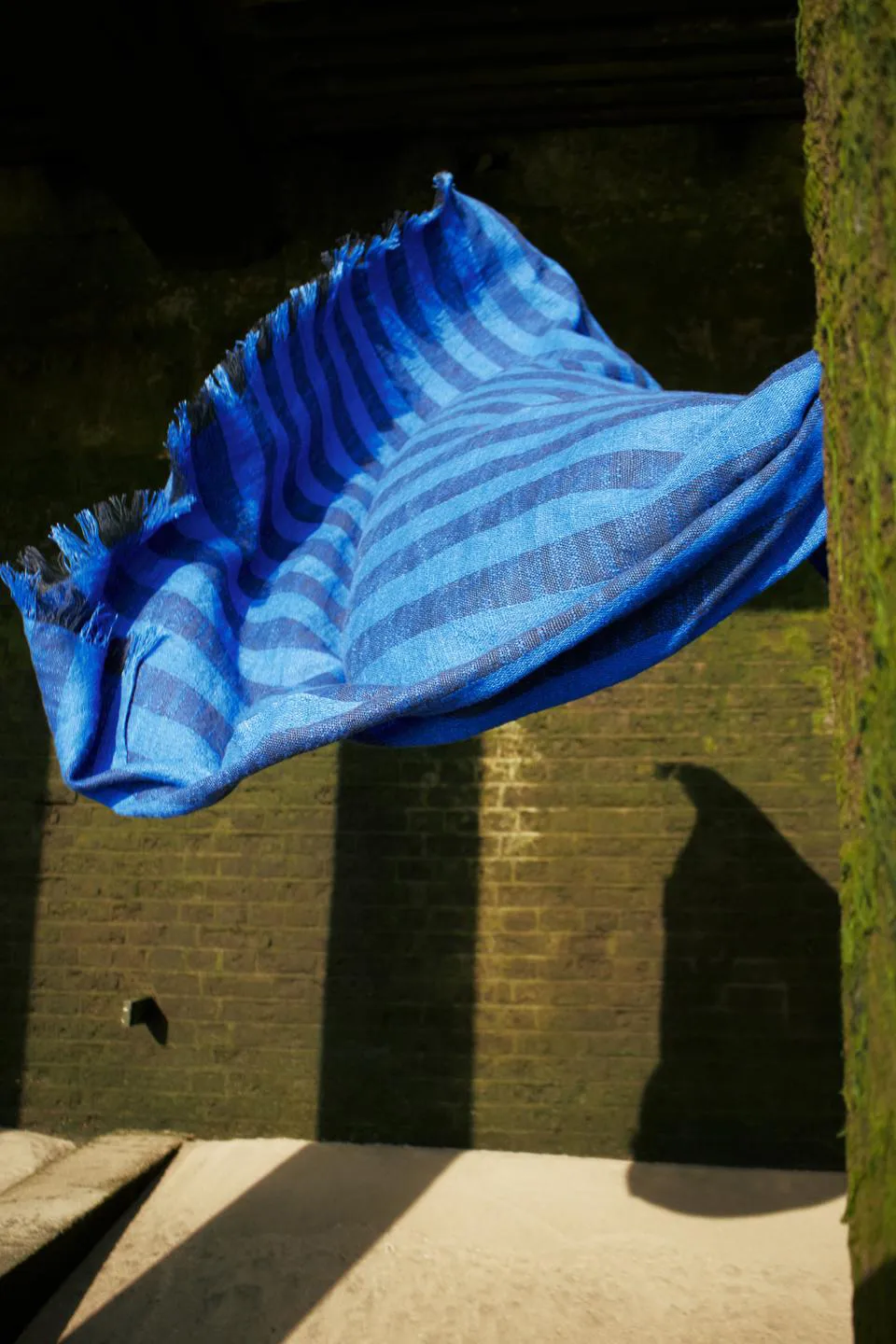 Band pläd 160x200 cm, Blue & Black Tom Dixon