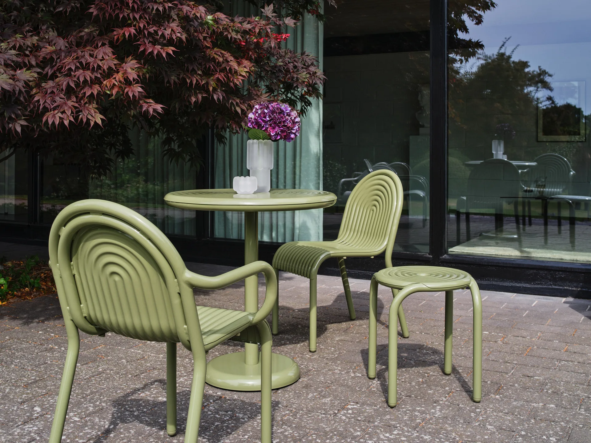 Groove cafébord runt - Moss, Ø70 cm, Bordsskiva Tom Dixon