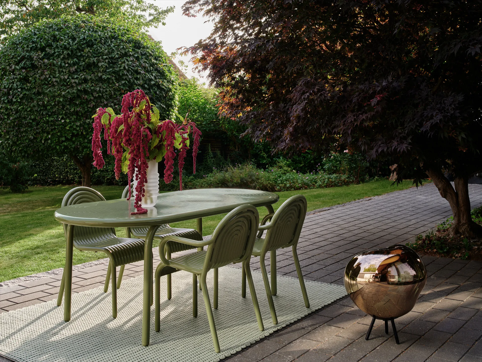 Groove Obround matbord - Moss, 86x186 cm, Bordsskiva Tom Dixon