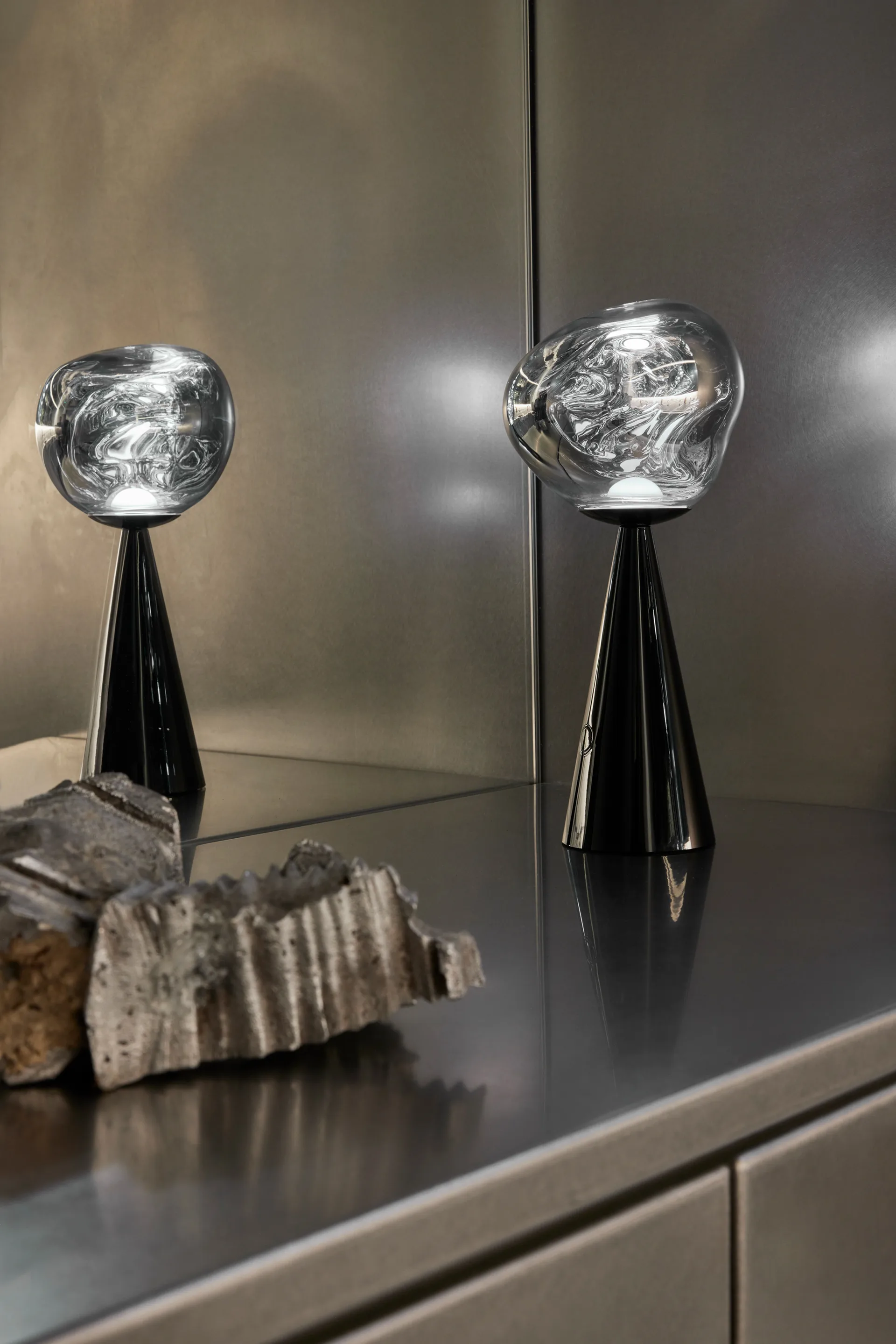 Melt portabel LED bordslampa 28,5 cm, Svart Tom Dixon