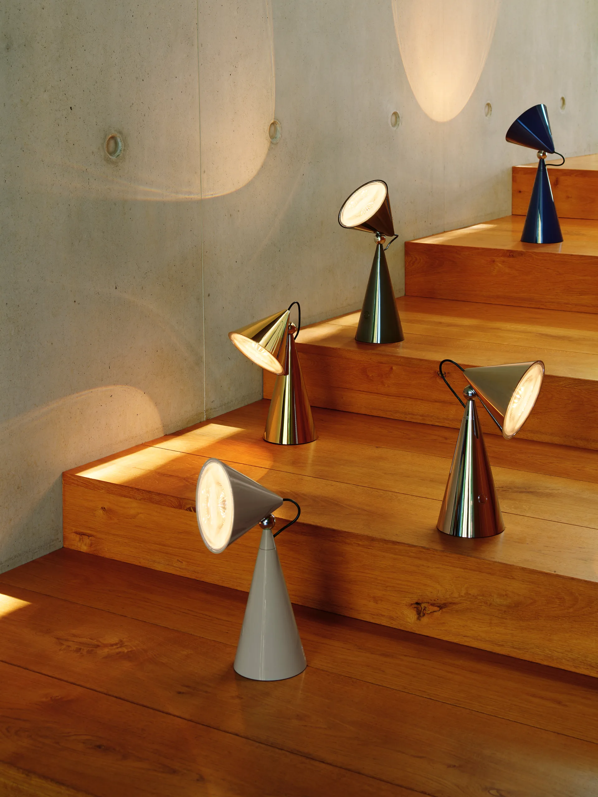 Pose Portabel LED bordslampa, Indigo Tom Dixon