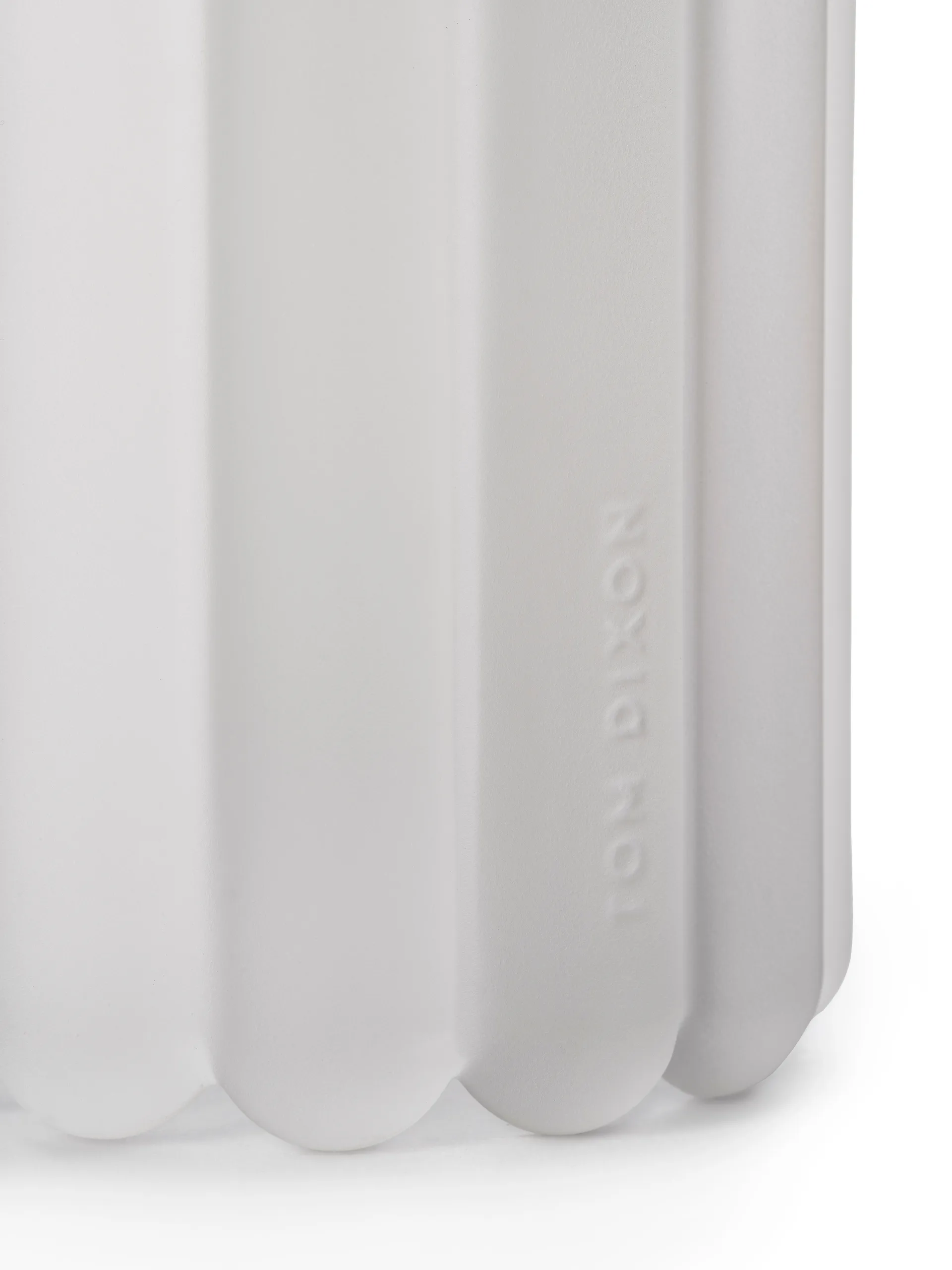 Press bordslampa LED 23,5 cm, Frosted Tom Dixon