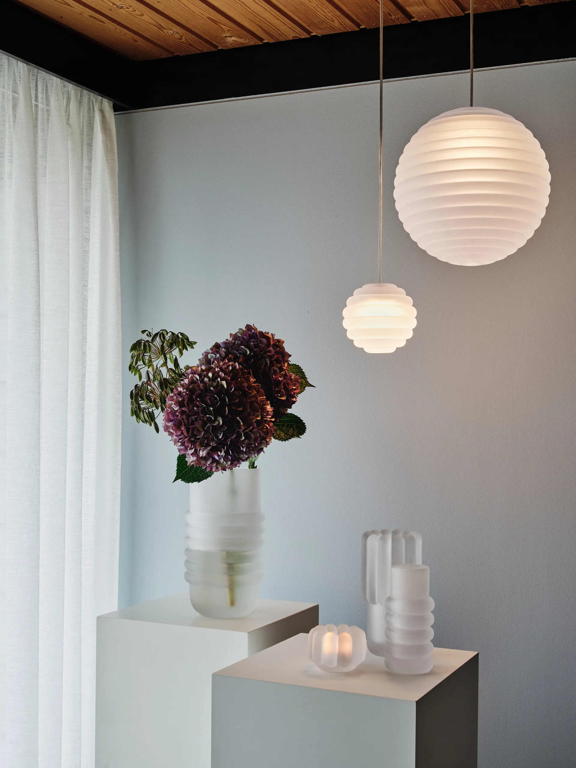 Press Medium vas, Frosted Tom Dixon