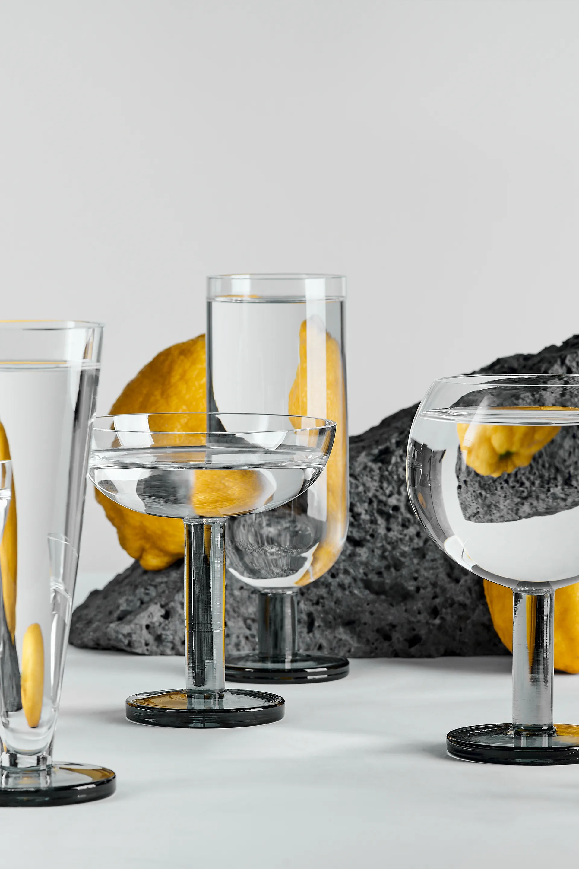 Puck Balloon glas på fot 45 cl 2-pack, Clear-smoke Tom Dixon