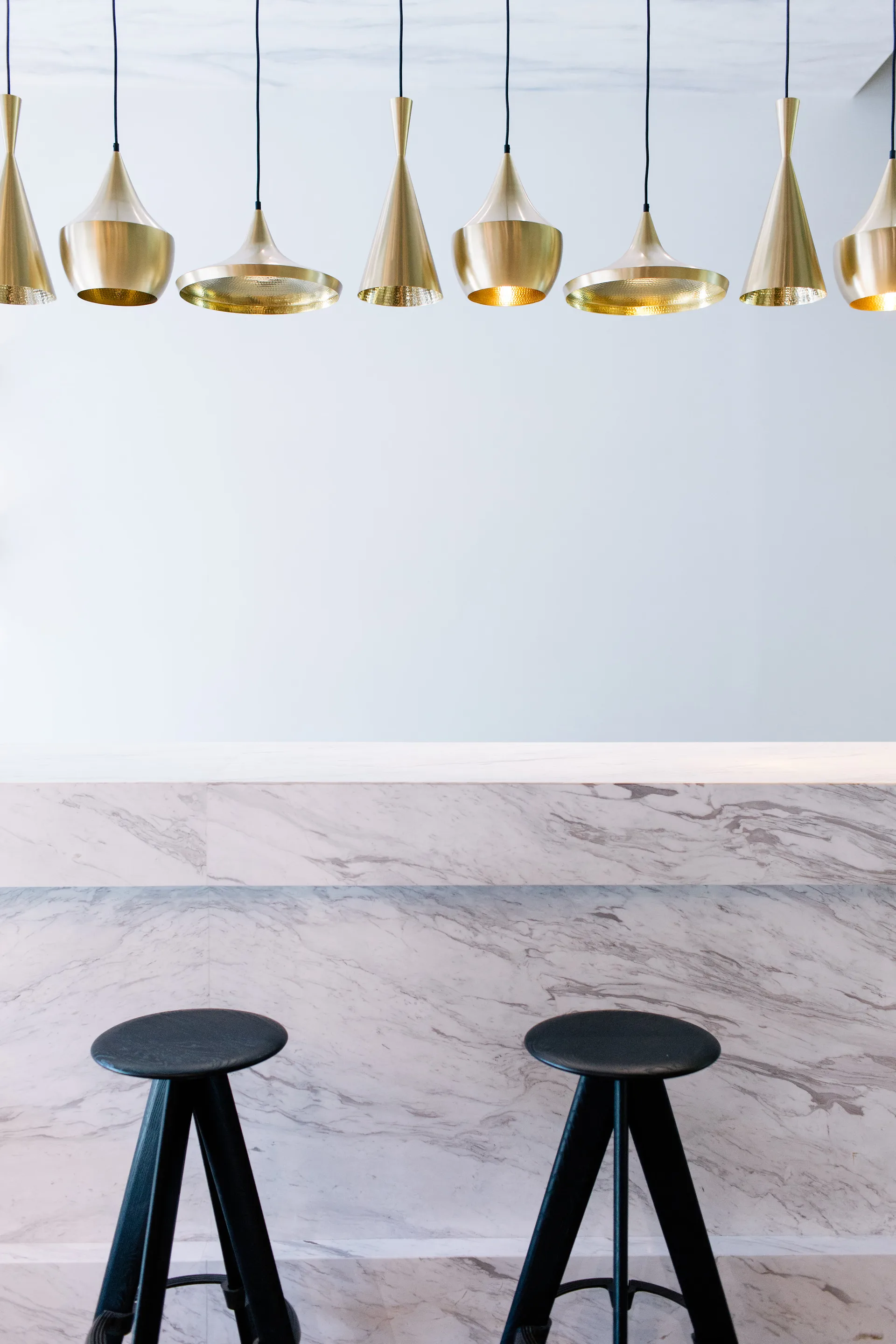 Slab rund barpall 76 cm, Black oak Tom Dixon