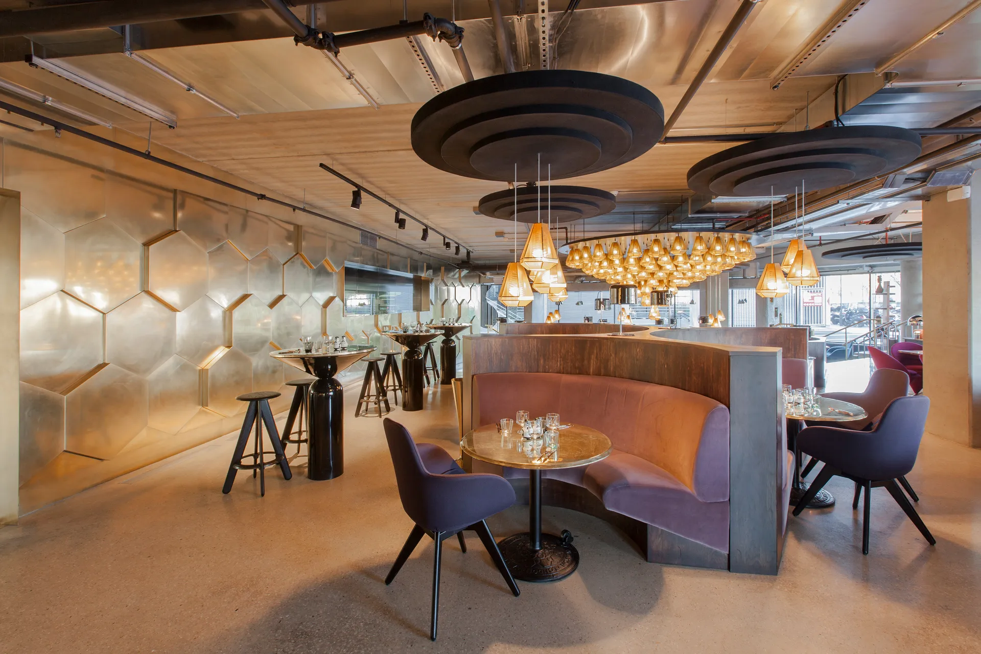 Slab rund barpall 76 cm, Black oak Tom Dixon