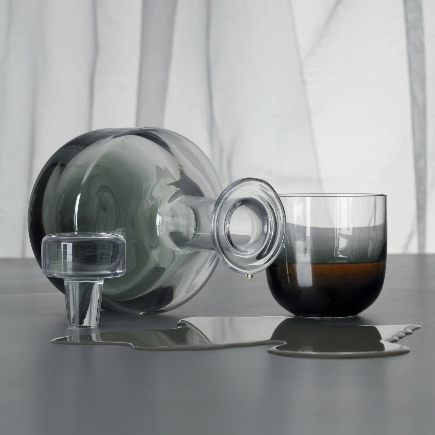 Tank whiskeykaraff 1 L, Svart Tom Dixon