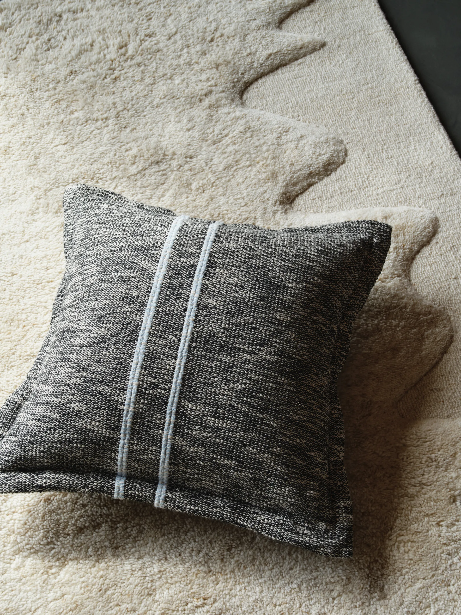 Track dekorationskudde, Black, 56x56 cm Tom Dixon