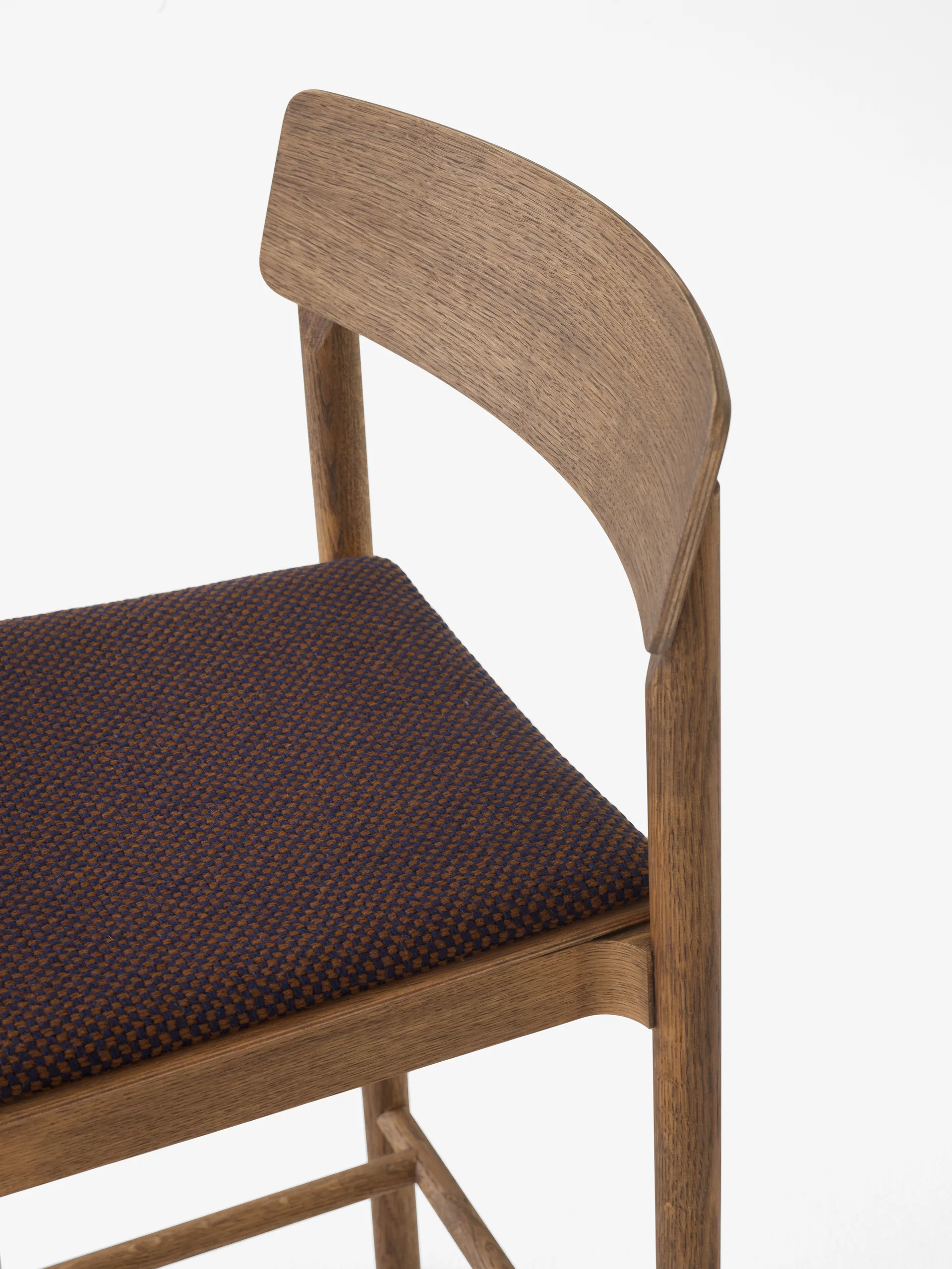 Betty TK14 Counter Chair barstol 65 cm, Sisu 0785-rökt ek &Tradition