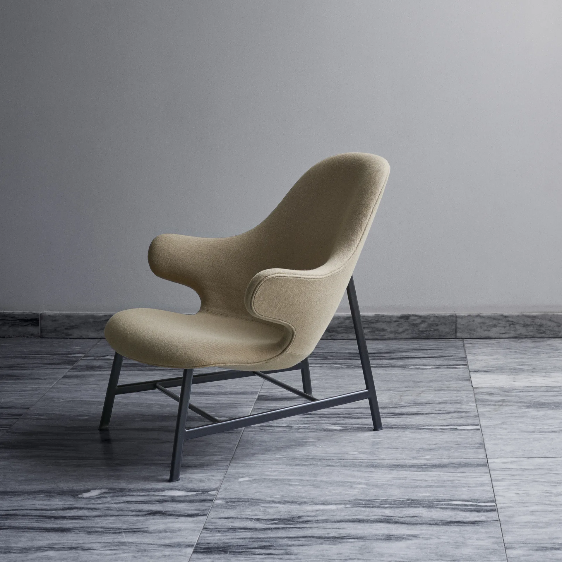 Catch JH13 loungefåtölj, Divina 944 green-svarta ben &Tradition