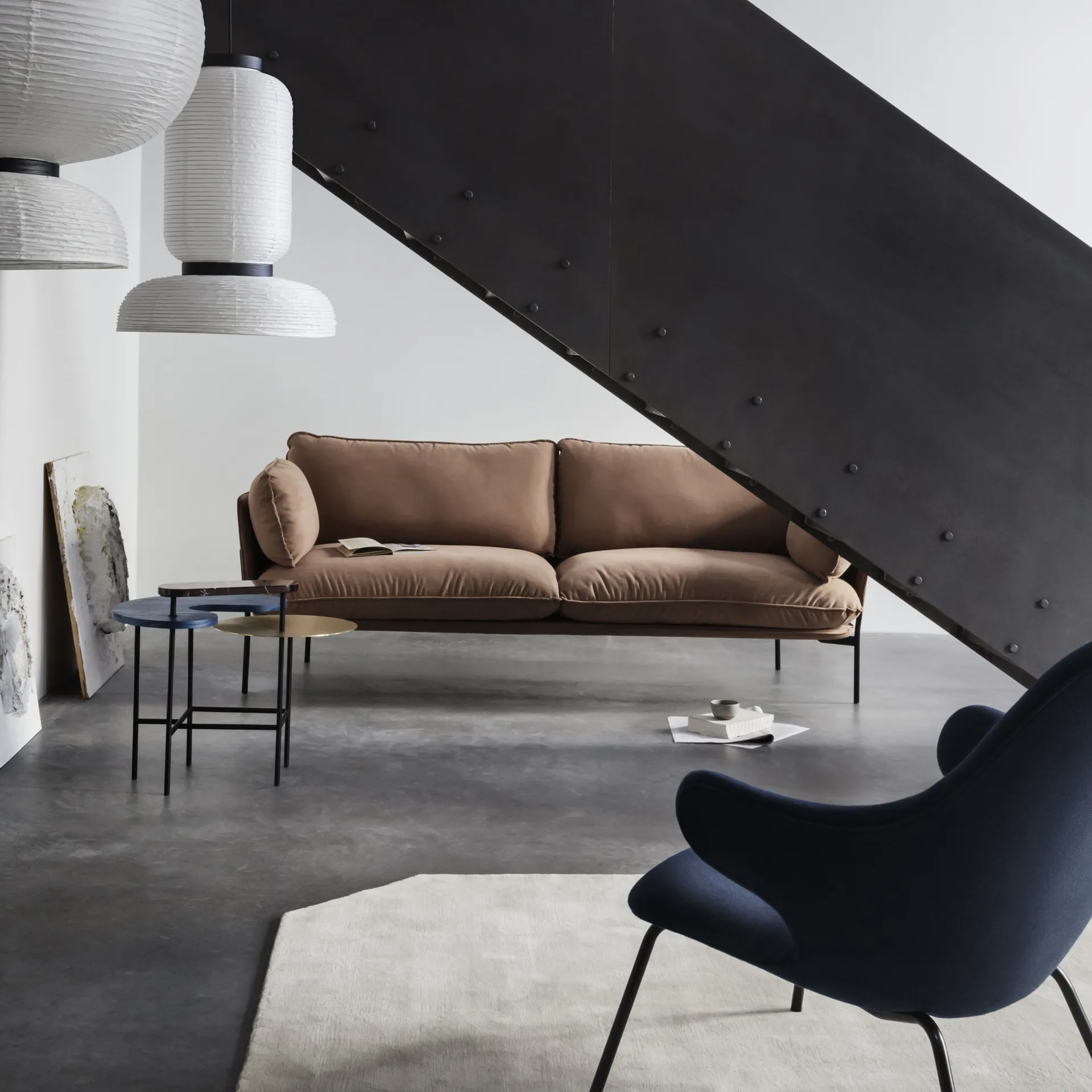 Catch JH14 loungefåtölj, tyg hallingdal 110 grey-svartlackat stål &Tradition
