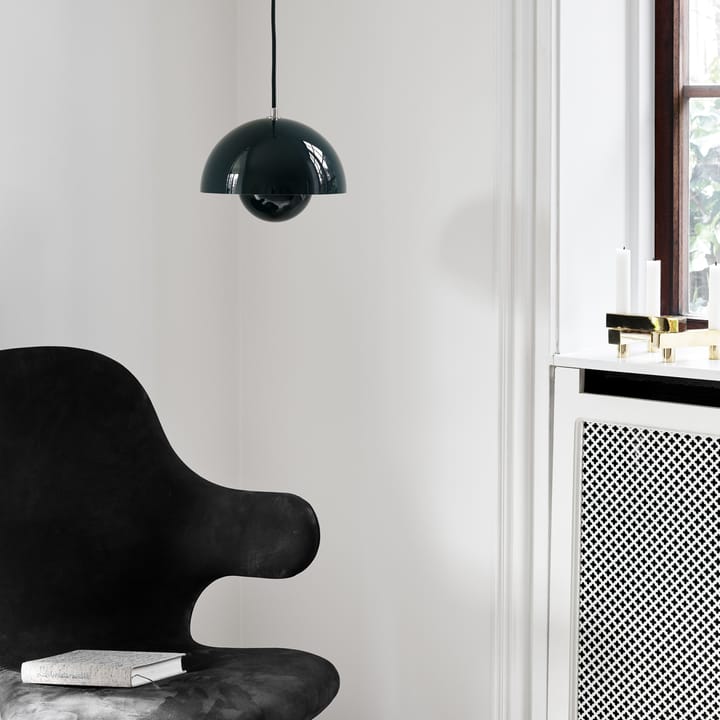 Catch JH15 stol, Steelcut 240 white-svart stål &Tradition