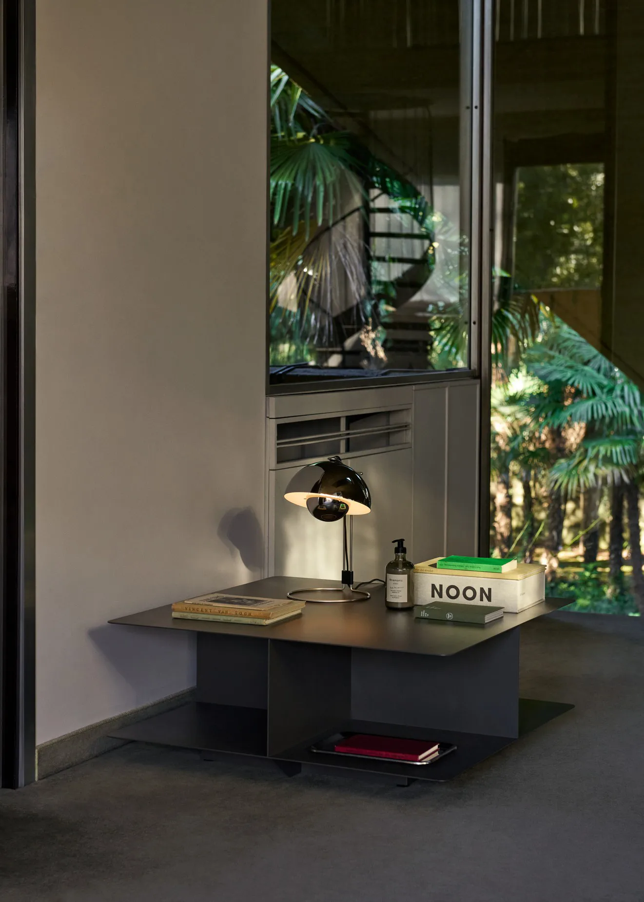 Develius EV3 soffbord, Steel stone grey, Ø89x40 cm &Tradition