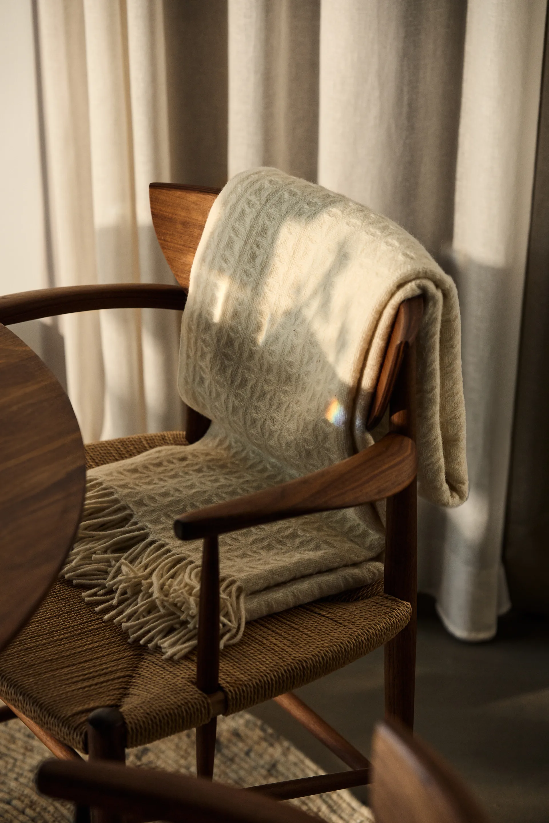 Drawn stol HM3, Valnöt &Tradition