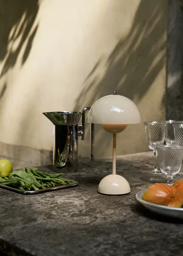 Flowerpot portabel bordslampa VP9 - Ivory - &Tradition