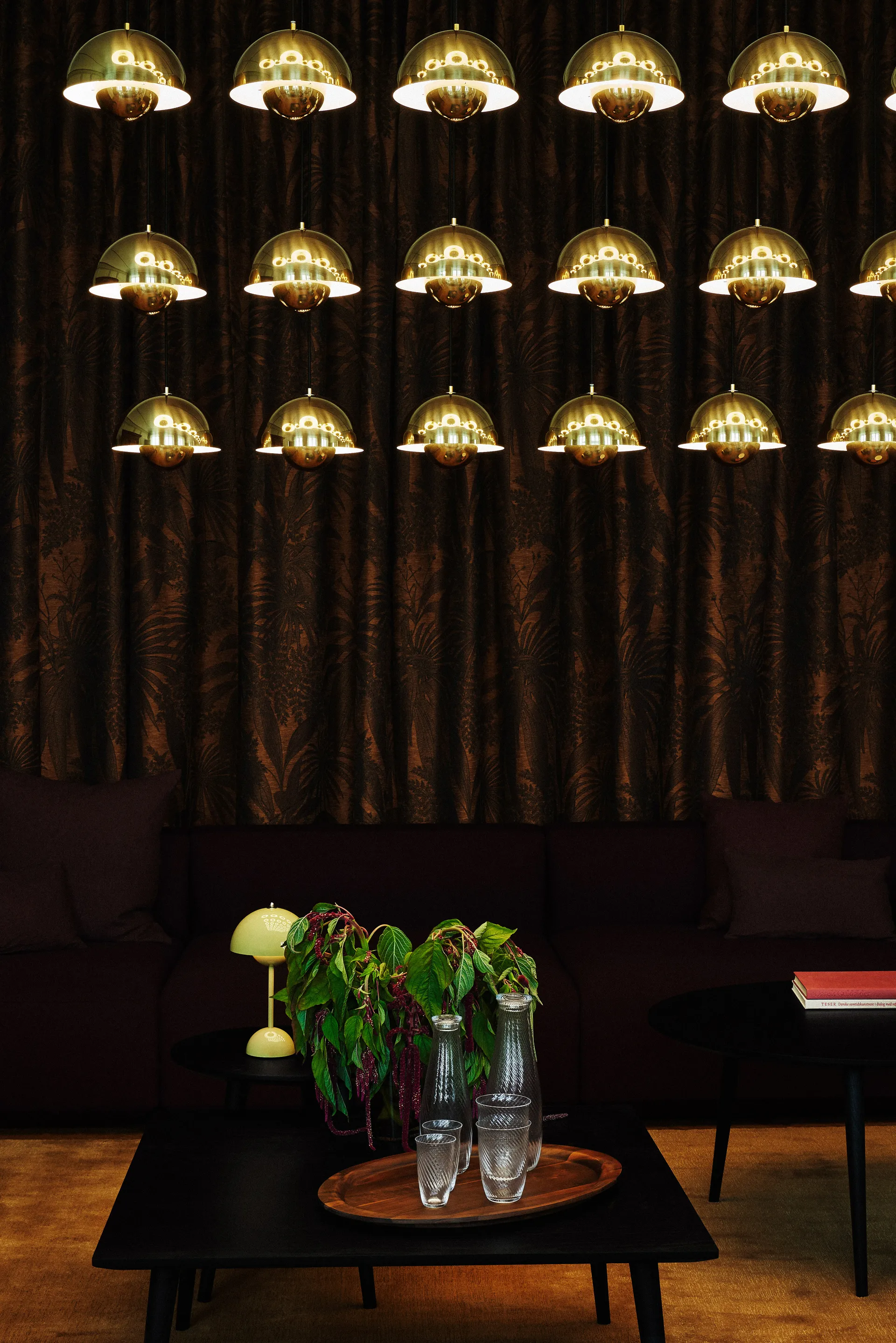 Flowerpot portable bordslampa VP9, Pale sand &Tradition