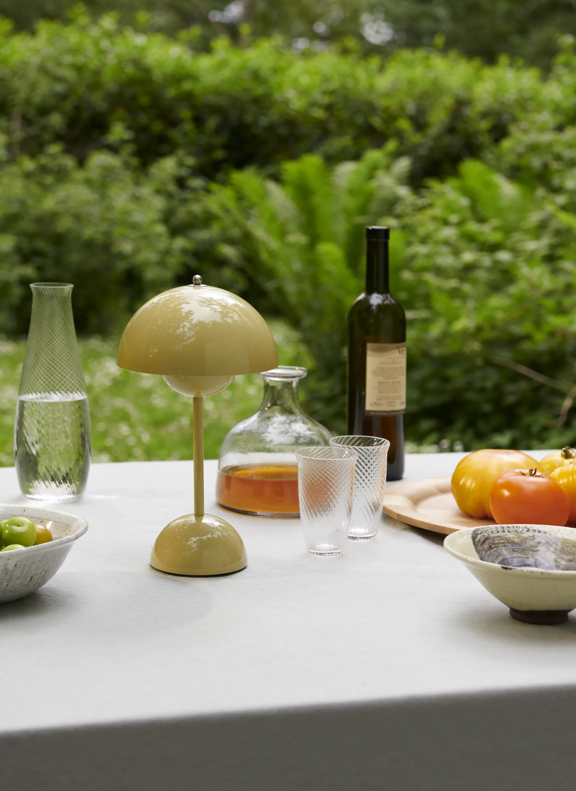 Flowerpot portable bordslampa VP9, Pale sand &Tradition