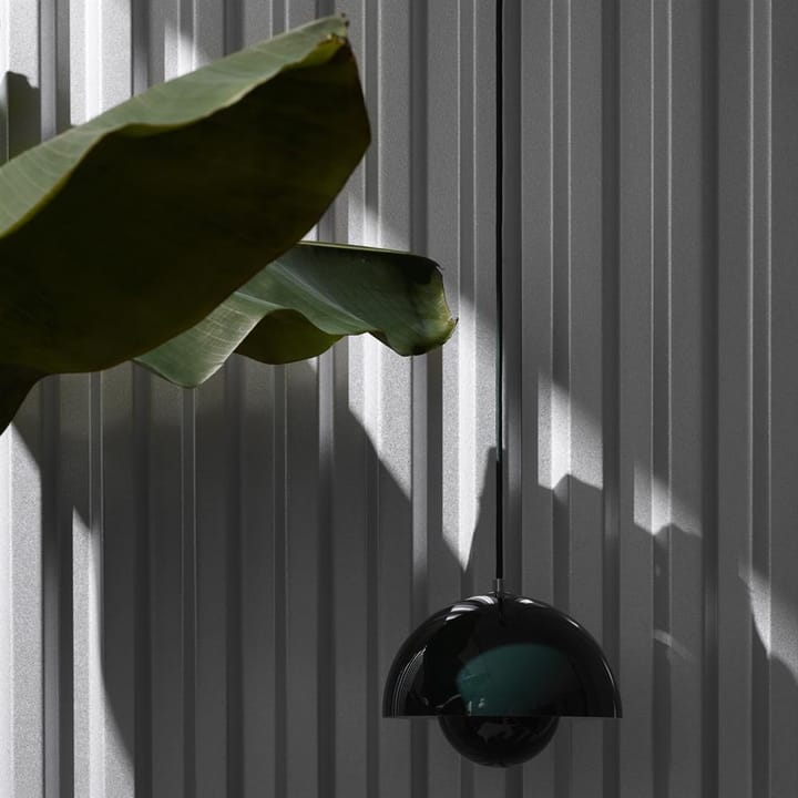 Flowerpot VP1 pendel, mörkgrön &Tradition