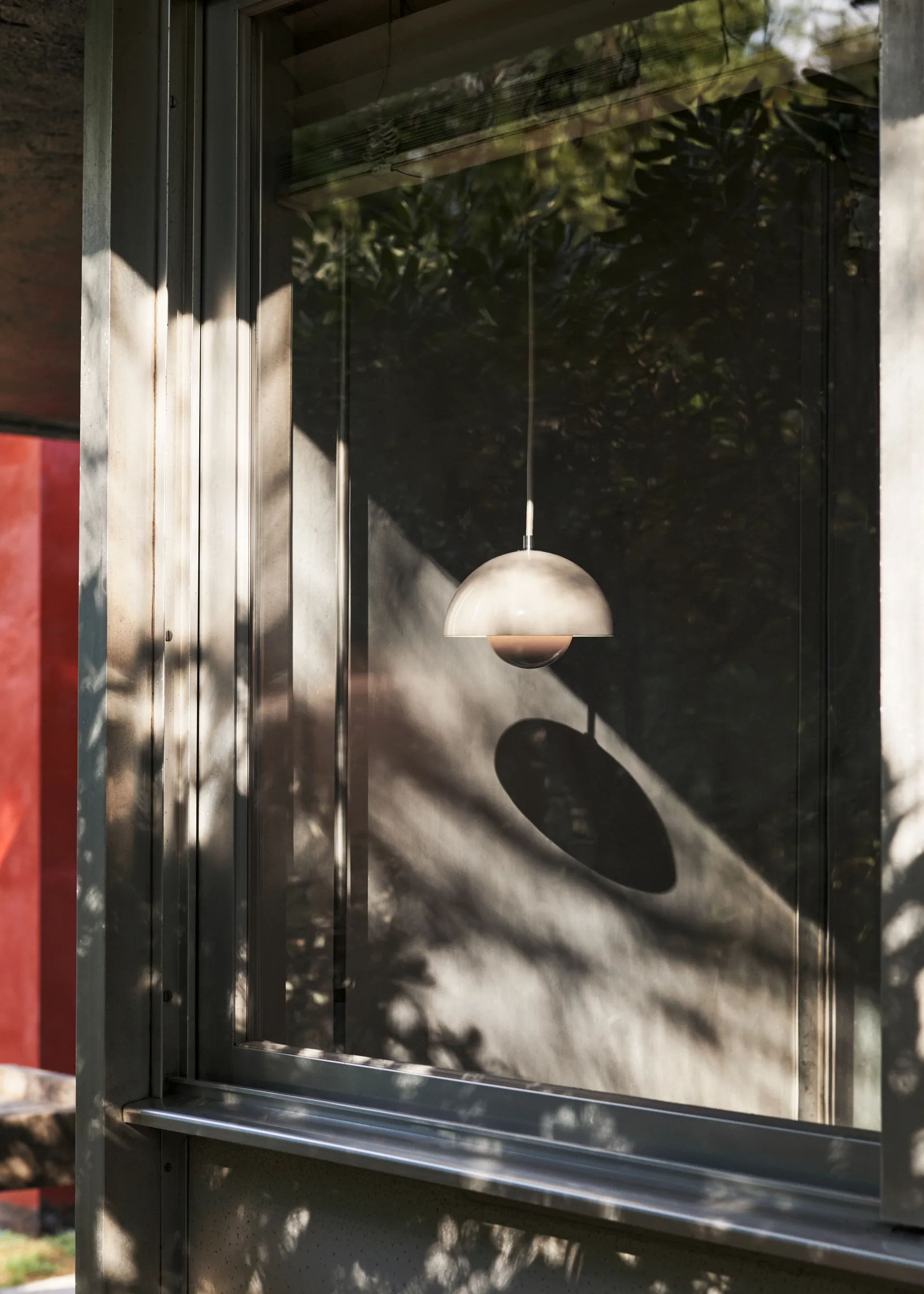 Flowerpot VP10 pendel, Grå-beige &Tradition