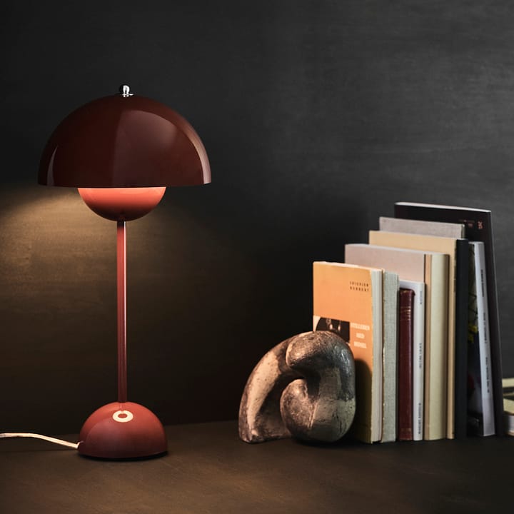 Flowerpot VP3 bordslampa, Röd-brun &Tradition