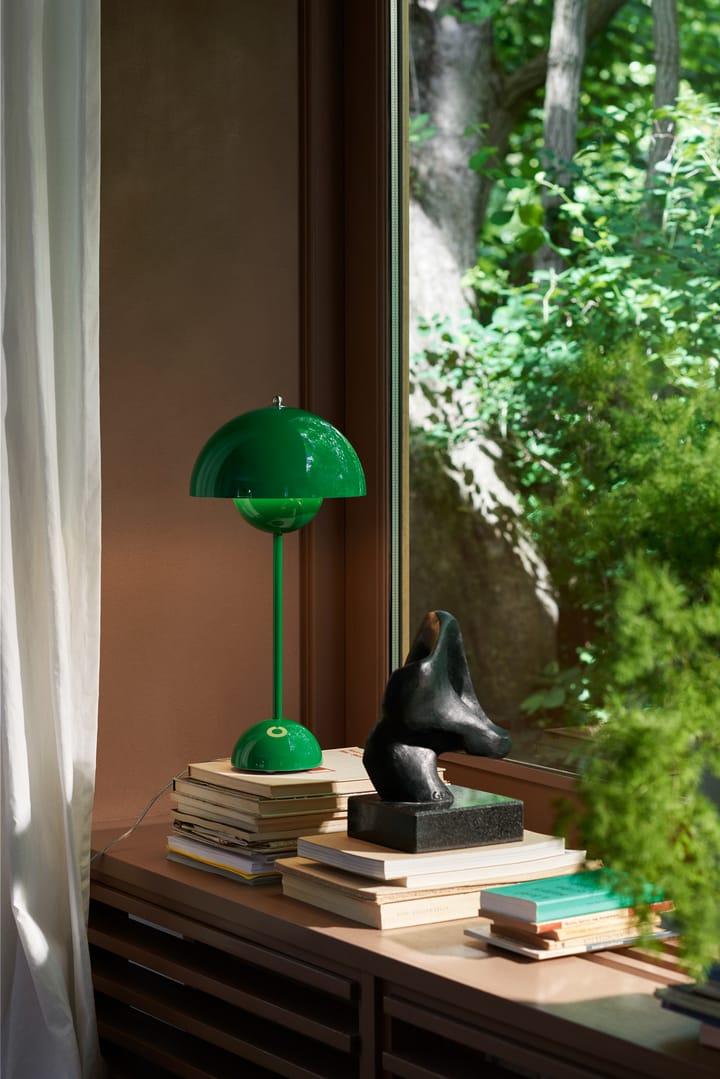 Flowerpot VP3 bordslampa - Signal green - &Tradition