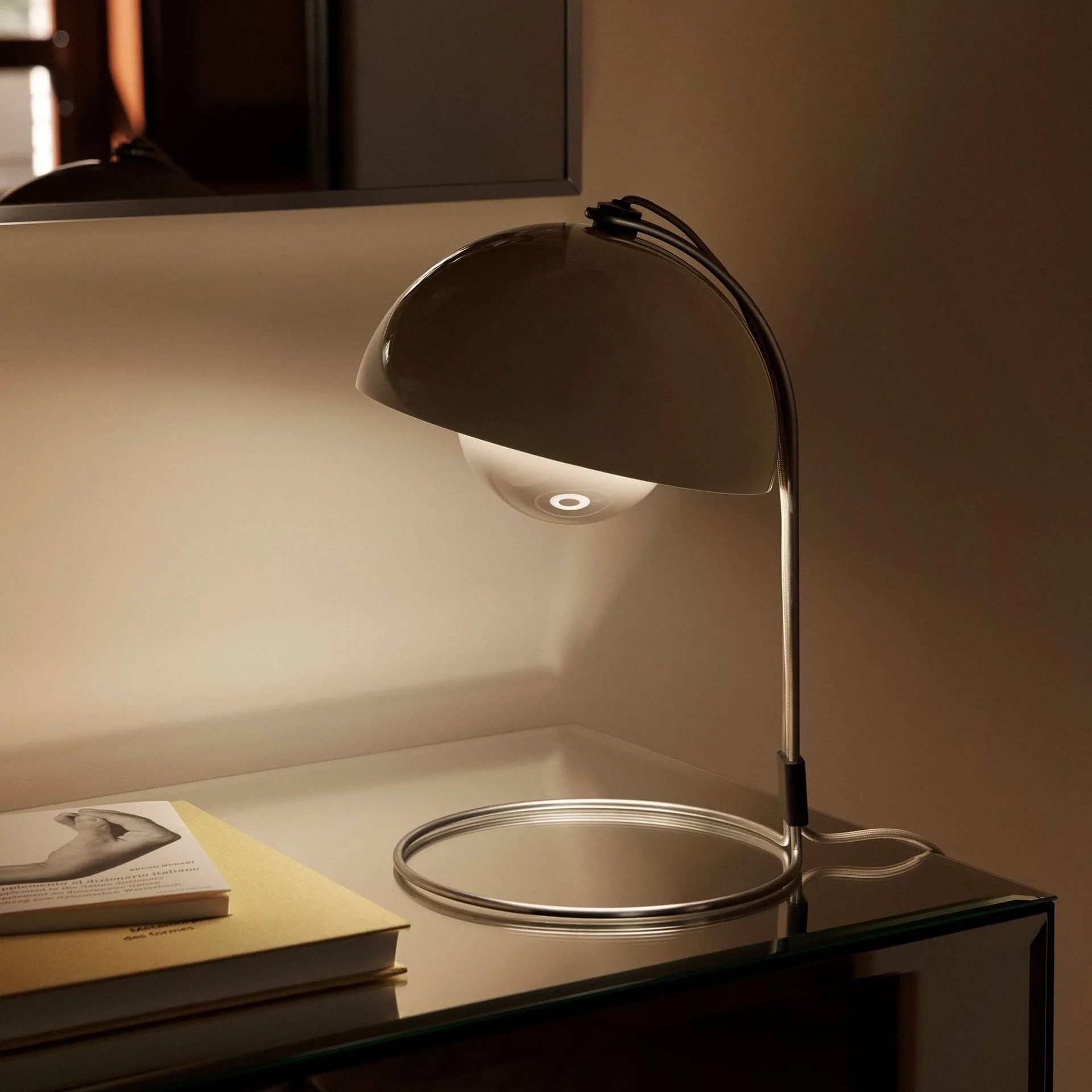 Flowerpot VP4 bordslampa, Grey beige &Tradition