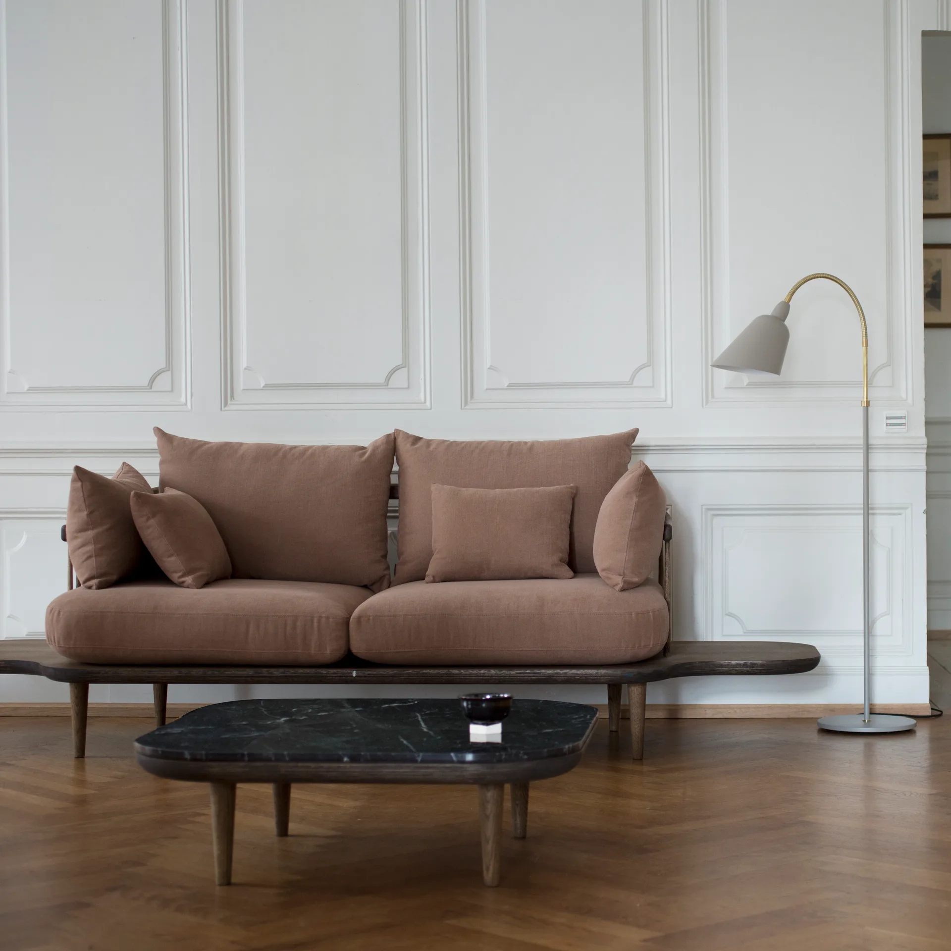 Fly bord SC4, rökt oljad ek + svart marmor &Tradition