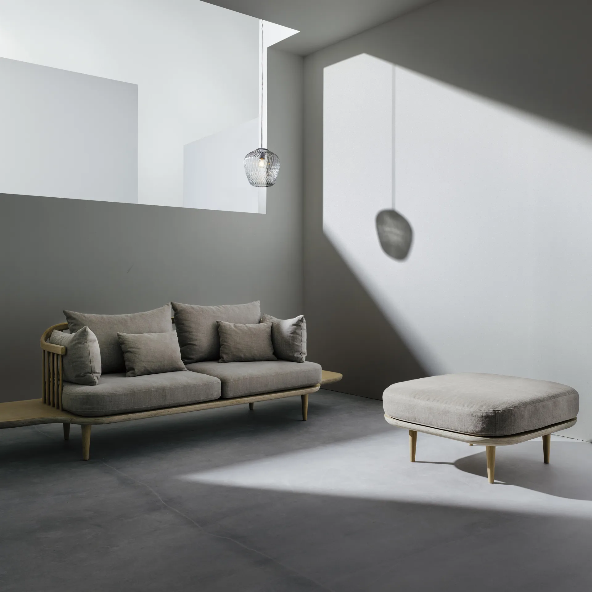 Fly sittpuff SC9, ljus oljad ek-beige tyg &Tradition