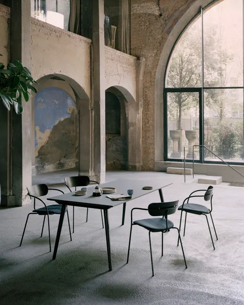 In Between bord SK5, Svartlackerad ek &Tradition