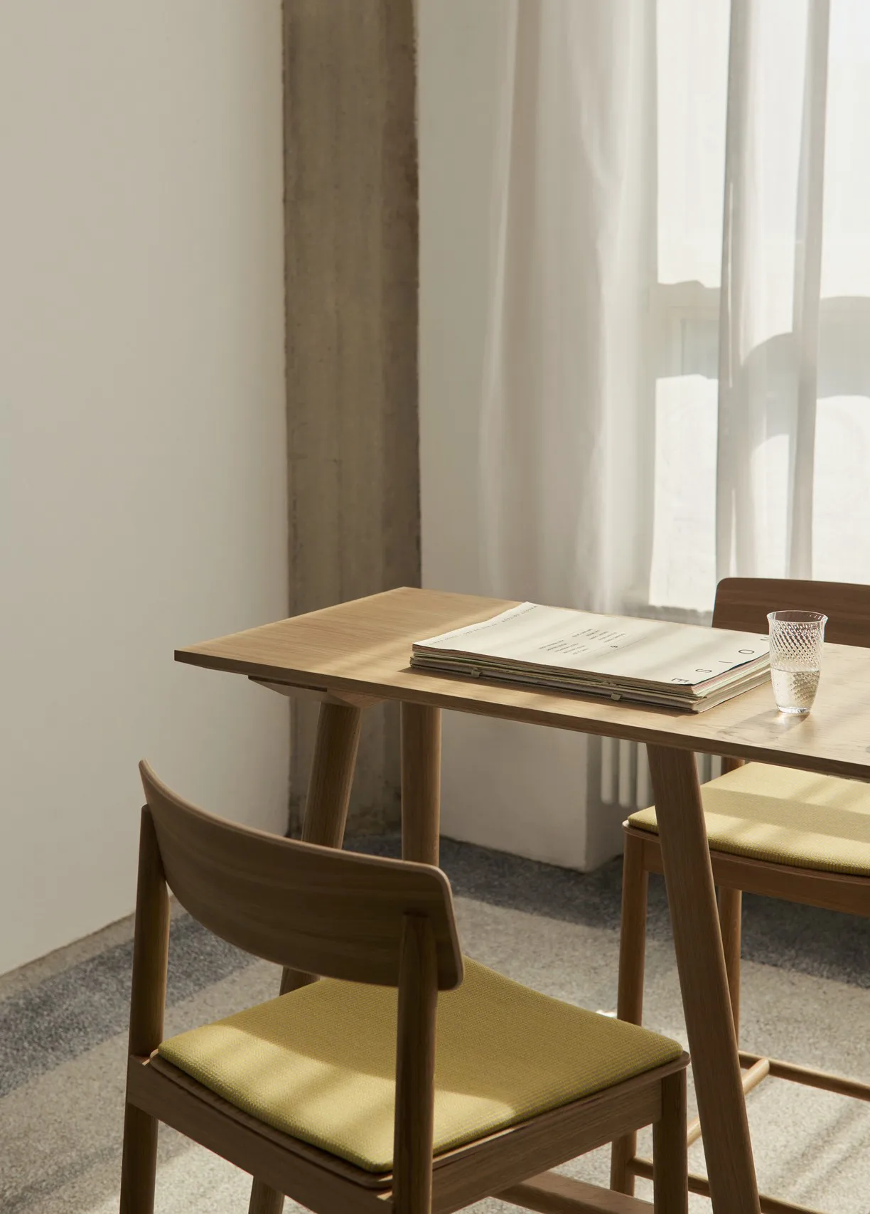 In Between SK27 Bar Table barbord 190x50x105 cm, Lackad ek &Tradition